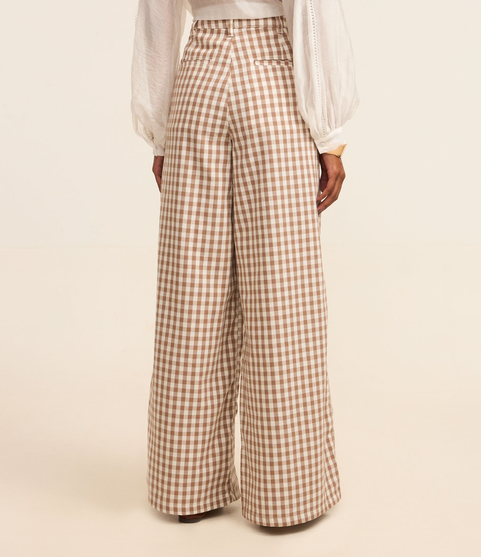 Calça Wide Leg em Sarja com Estampa Xadrez e Botão Forrado Bege 4
