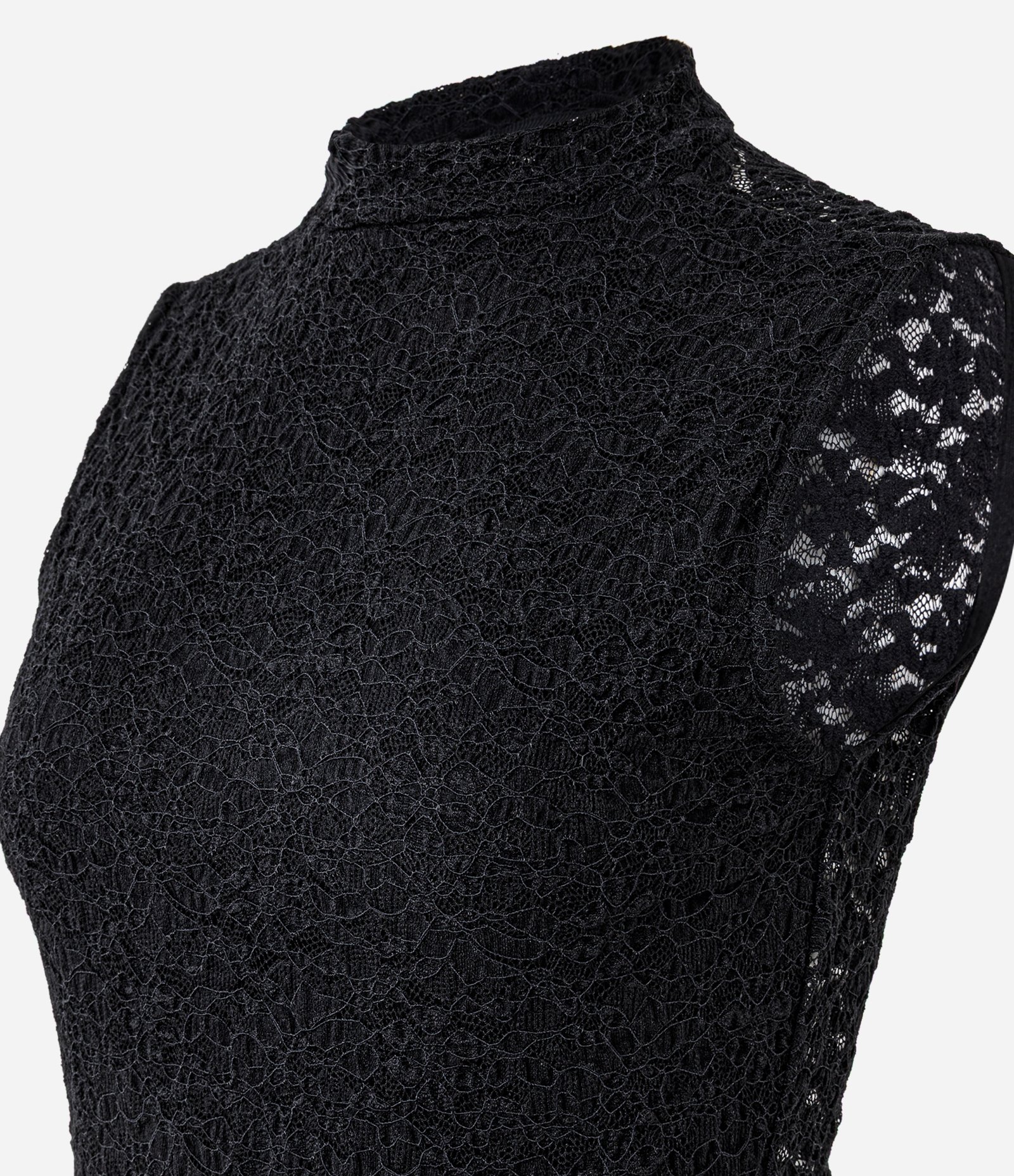 Blusa em Renda com Gola Alta e Ponto Diferenciado Preto 6