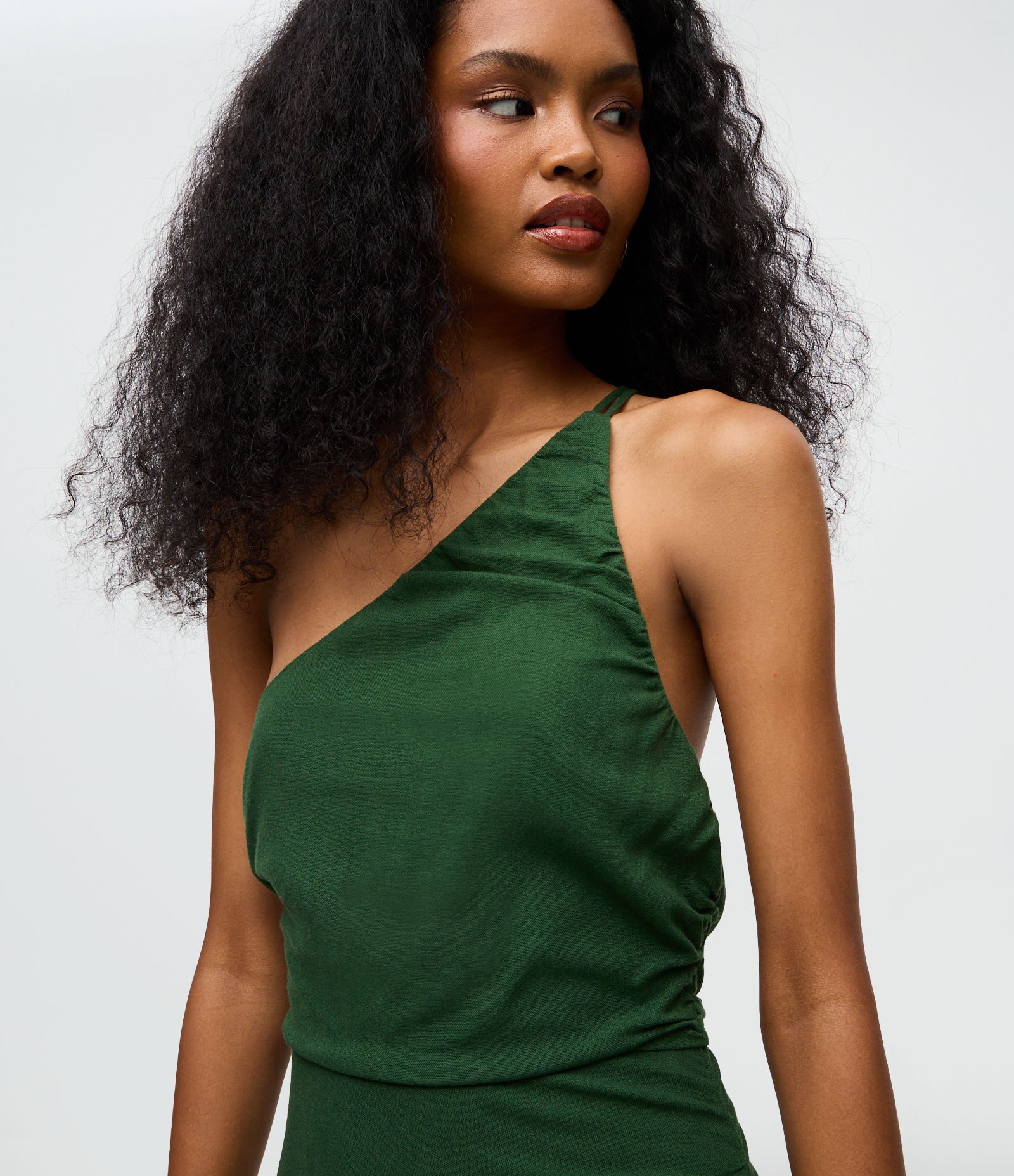 Vestido Midi Um Ombro Só com Fenda Lateral Verde 3