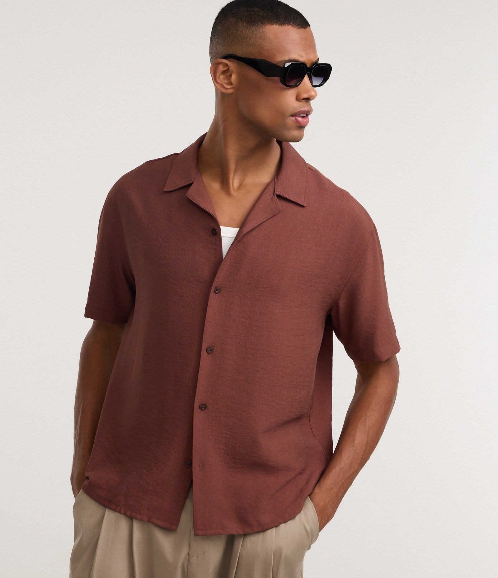 Camisa Boxy em Viscose com Textura bowling Marrom 1