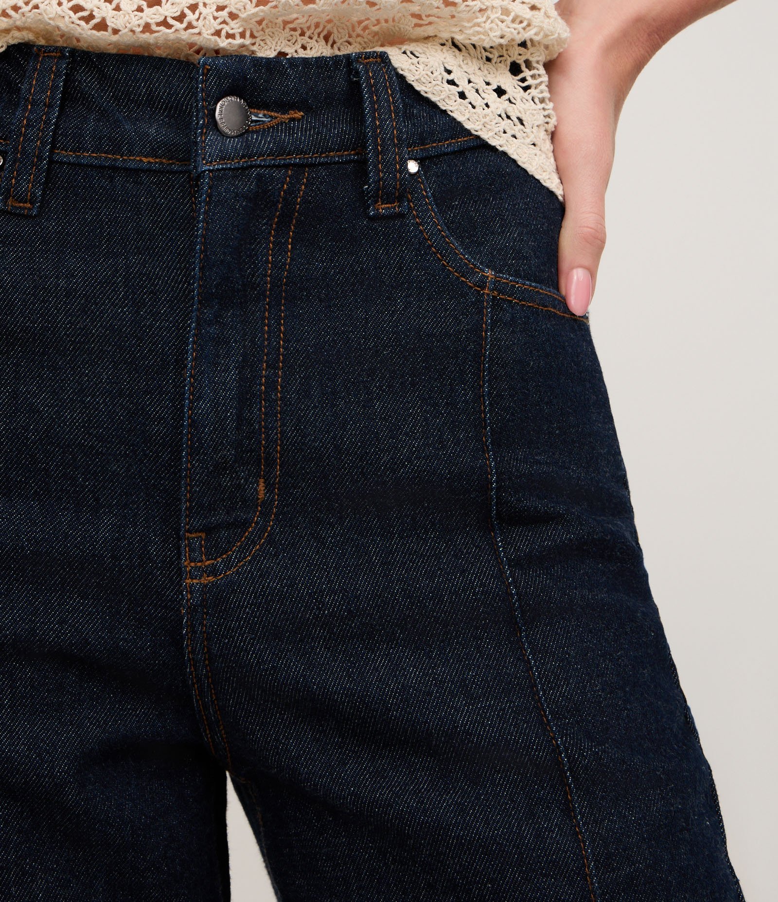 Calça Reta Comfort em Jeans com Costura Aparente Escuro 5
