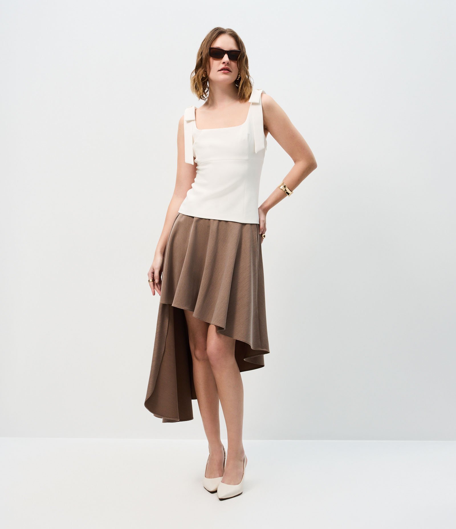 Blusa Alfaiatada em Crepe com Laço na Alça Branco 2