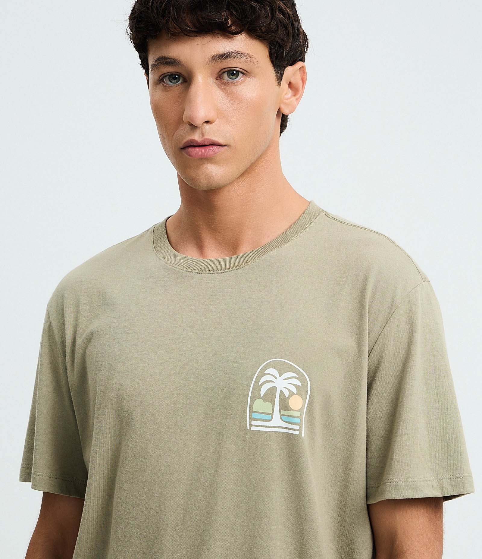 Camiseta Comfort em Algodão com Estampa Lettering Tropical Cinza 4