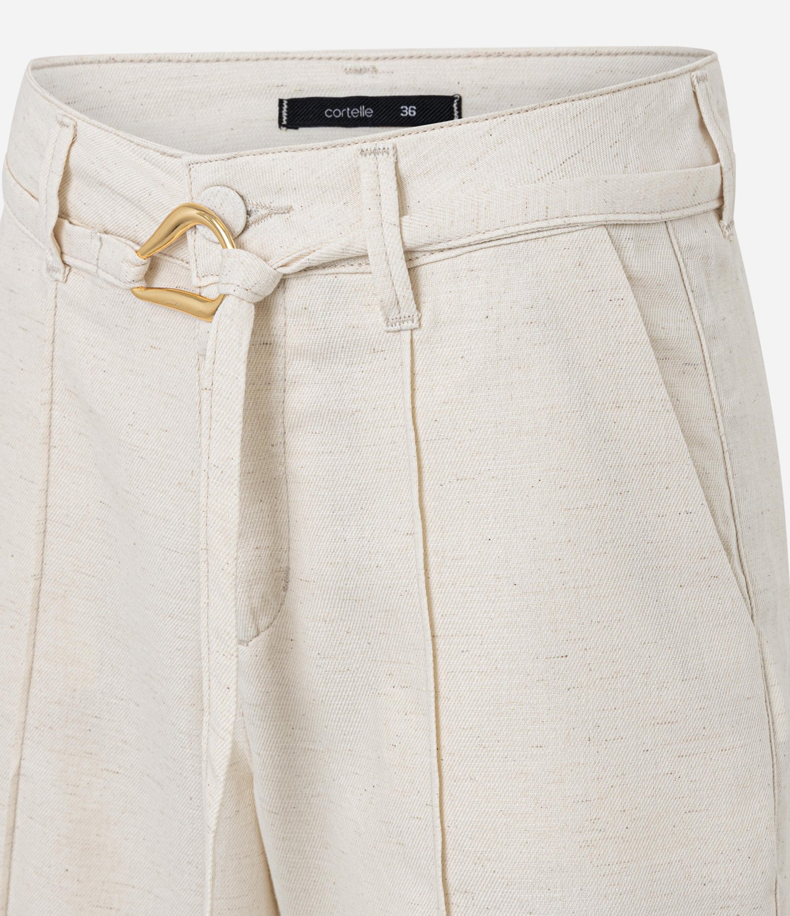 Bermuda Cintura Média em Sarja com Cinto Amarração Bege 6