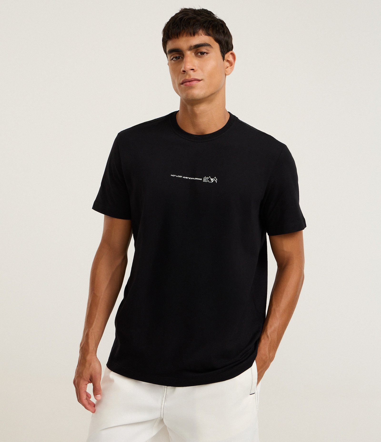 Camiseta Comfort em Algodão com Estampa Lettering Preto 1