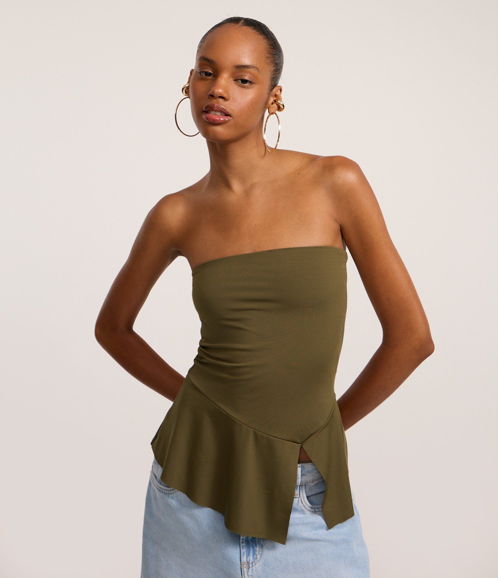 Blusa Sem Manga com Decote Coração e Babados Verde 1