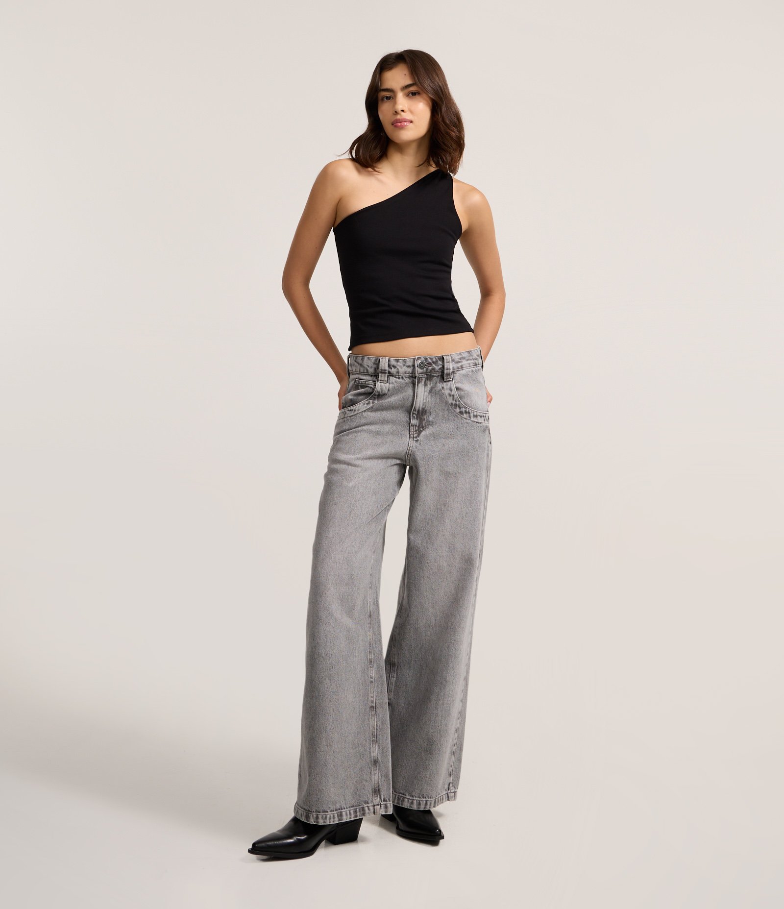 Calça Loose em Jeans com Cintura Baixa Cinza 1