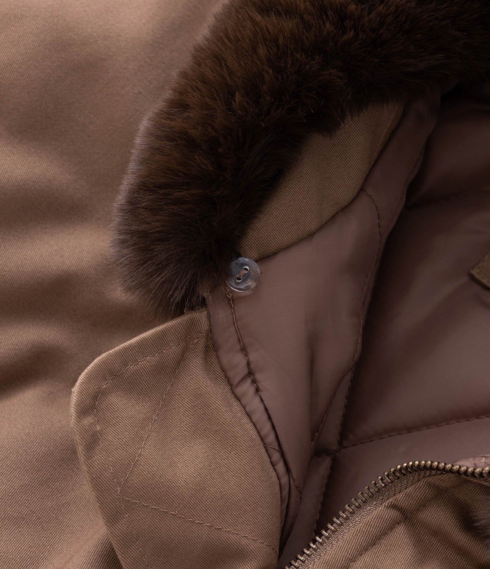 Jaqueta Bomber em Sarja Lisa e com Gola Removível Marrom 12