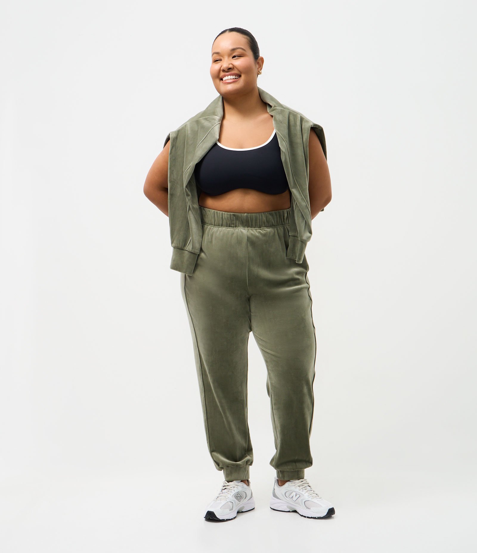 Calça Jogger Esportiva em Plush Curve e Plus Size Verde 1