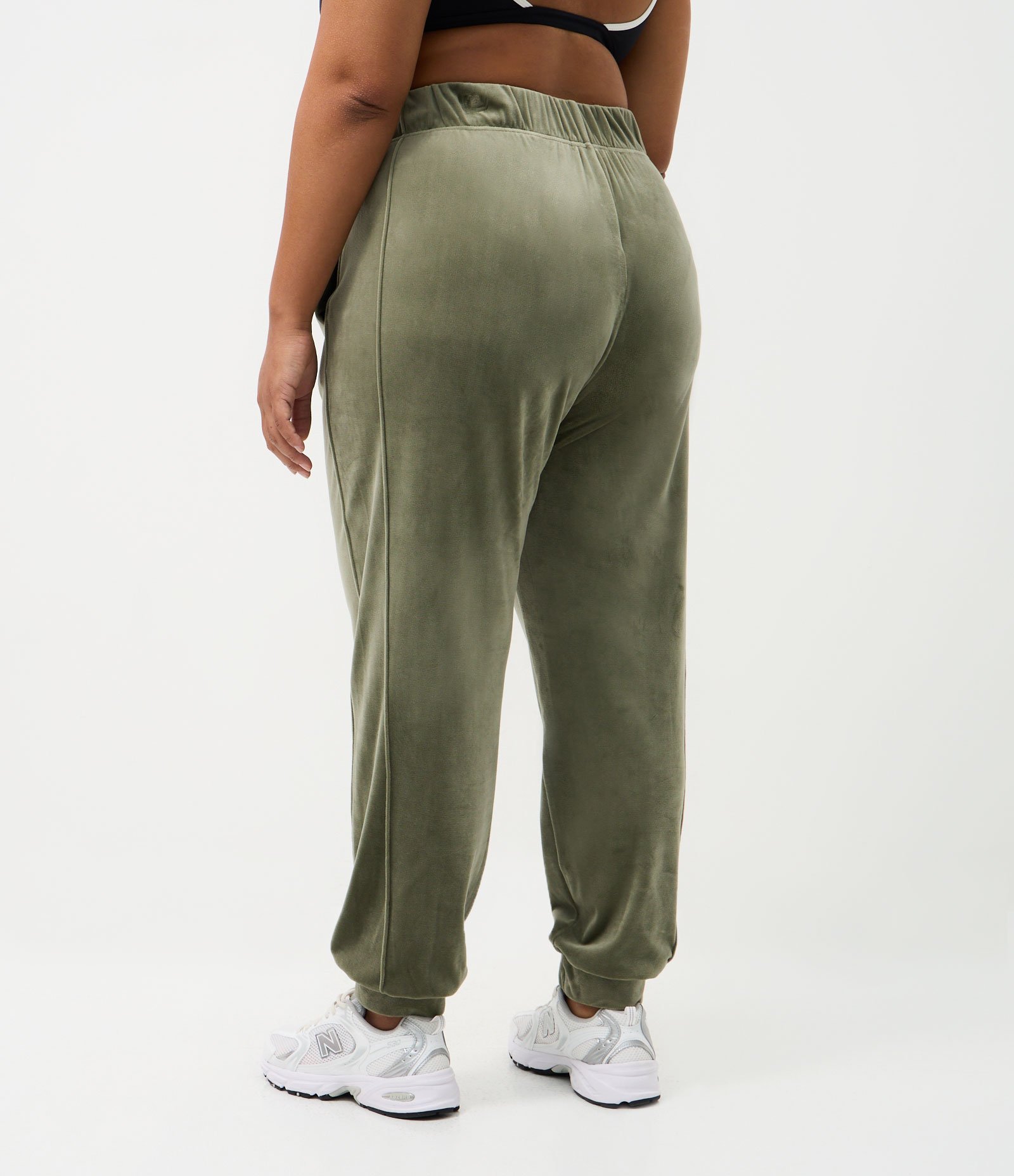 Calça Jogger Esportiva em Plush Curve e Plus Size Verde 4