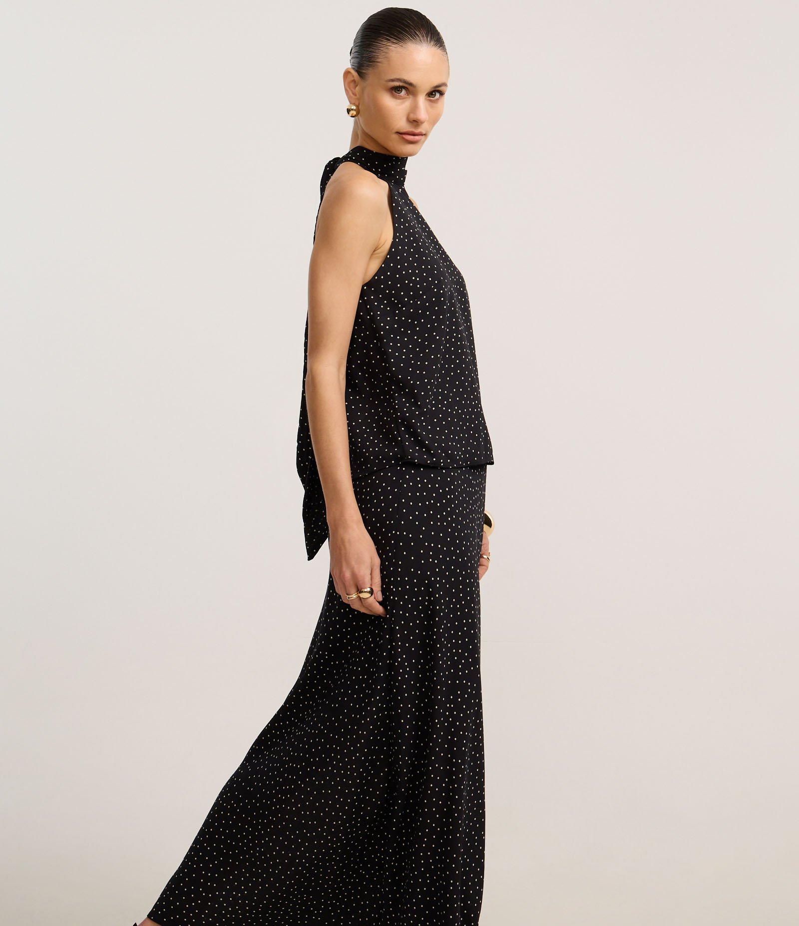 Saia Reta Midi em Crepe com Estampa Poá Preto 2