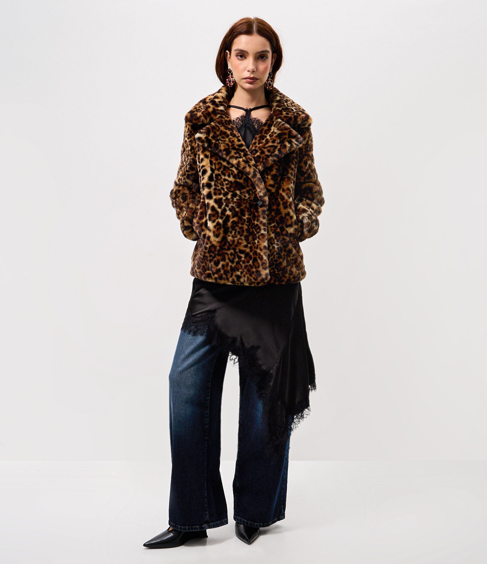 Jaqueta Curta Animal Print com Pelo Sintético Oncinha 2