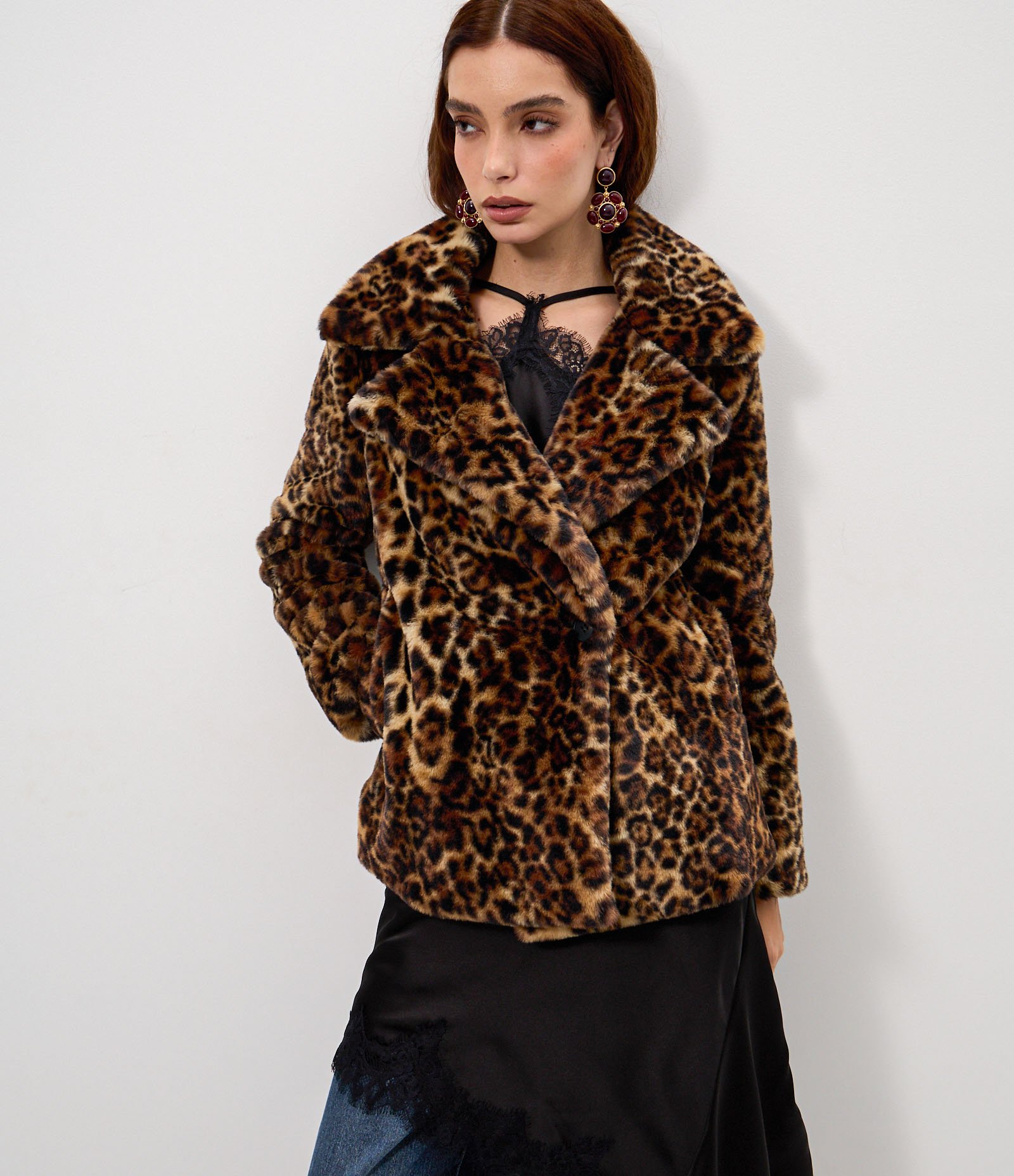 Jaqueta Curta Animal Print com Pelo Sintético Oncinha 3