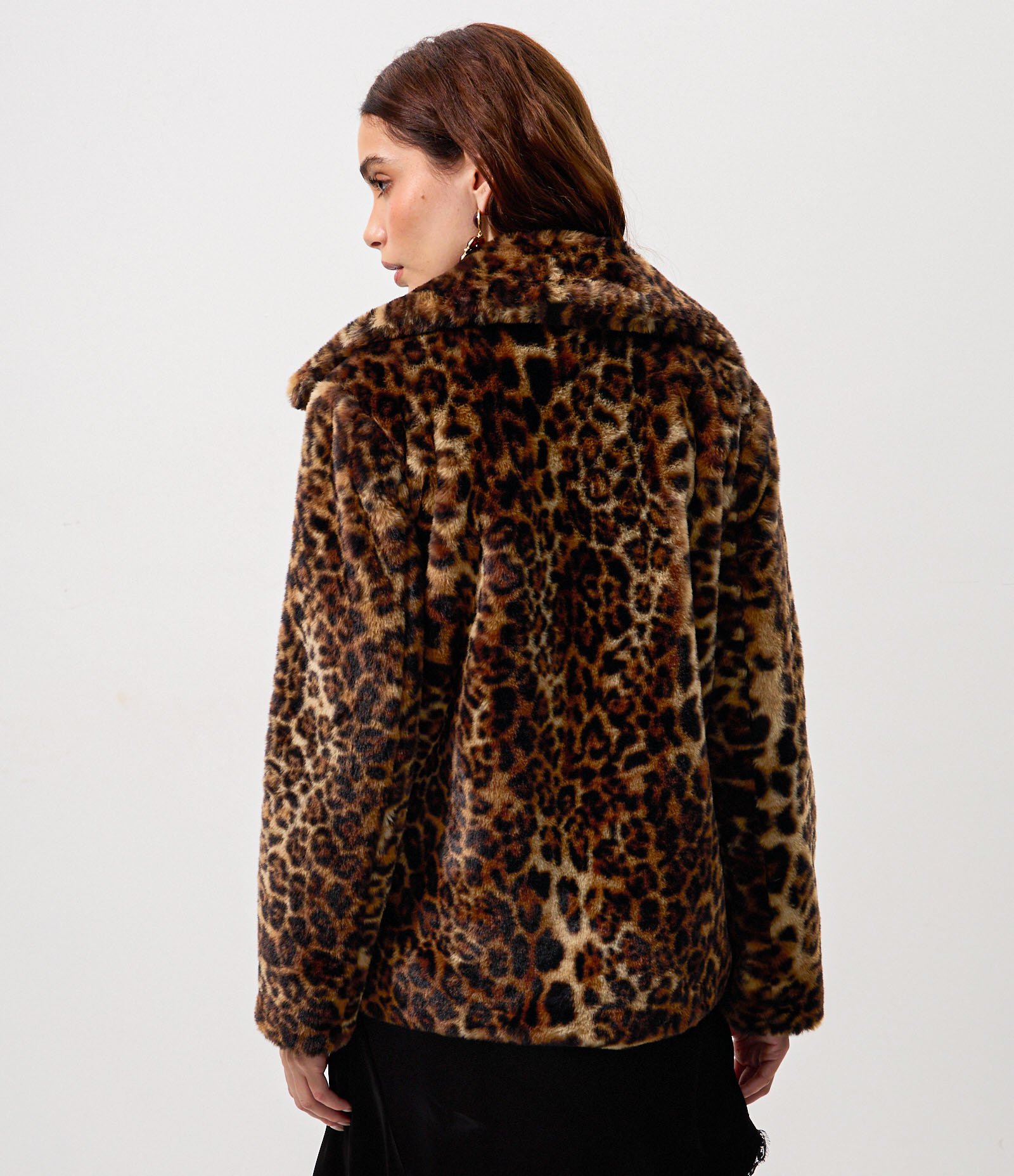Jaqueta Curta Animal Print com Pelo Sintético Oncinha 5
