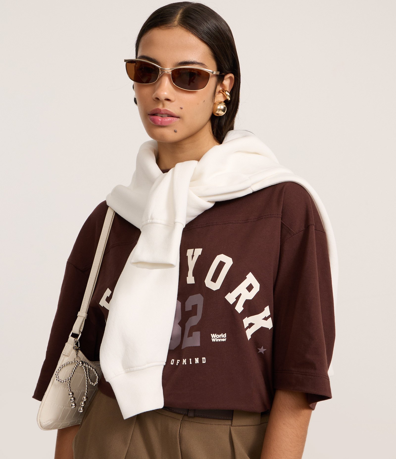 Camiseta Oversized em Algodão com Estampa Lettering New York 82 Marrom 3