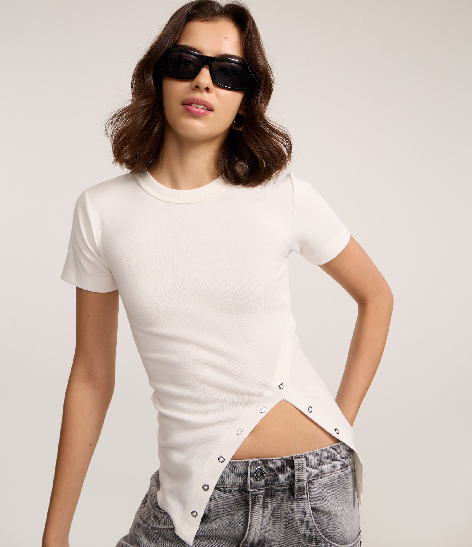 Blusa em Algodão com Abertura Lateral e Ilhoses Branco 1