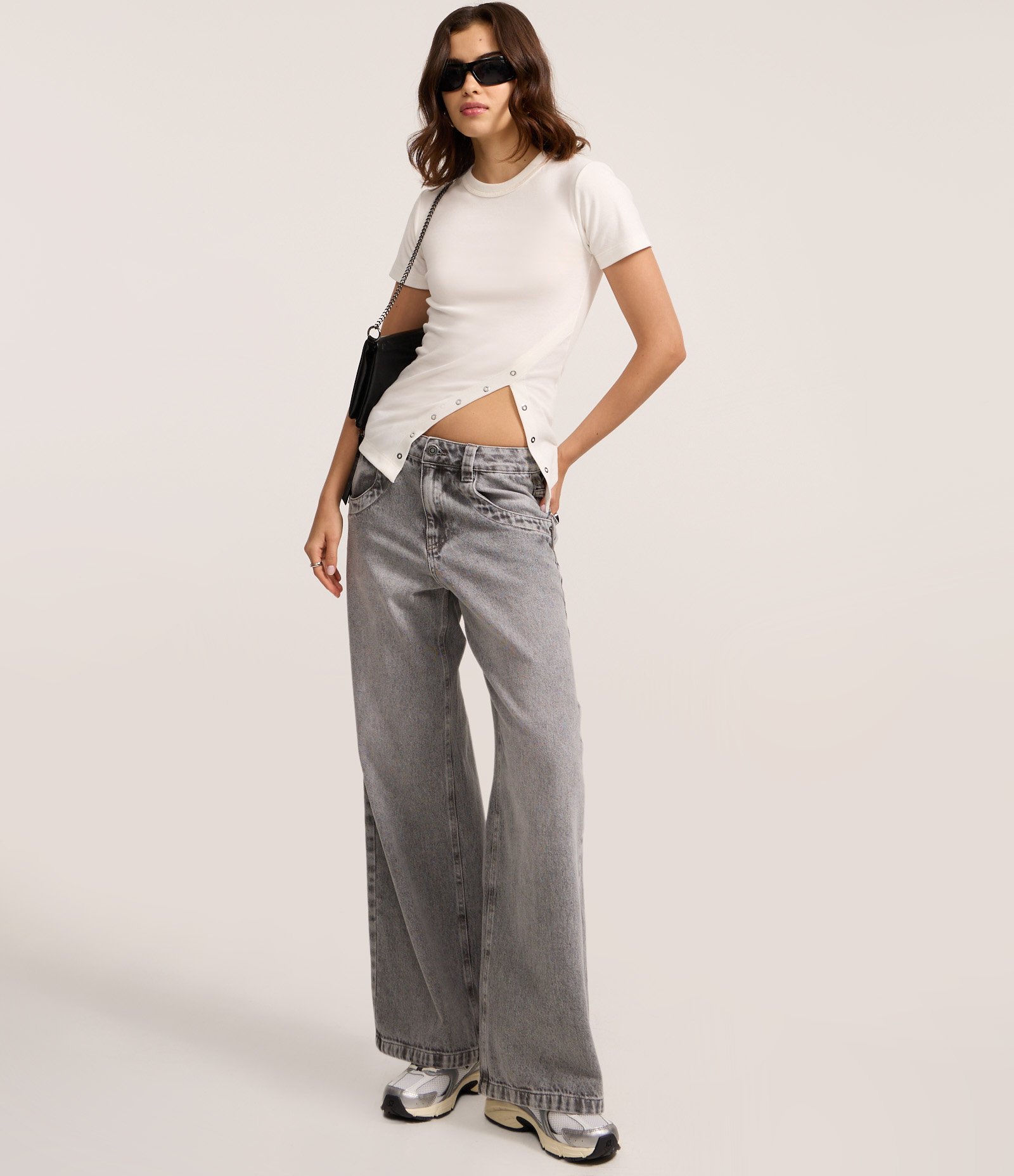 Blusa em Algodão com Abertura Lateral e Ilhoses Branco 2