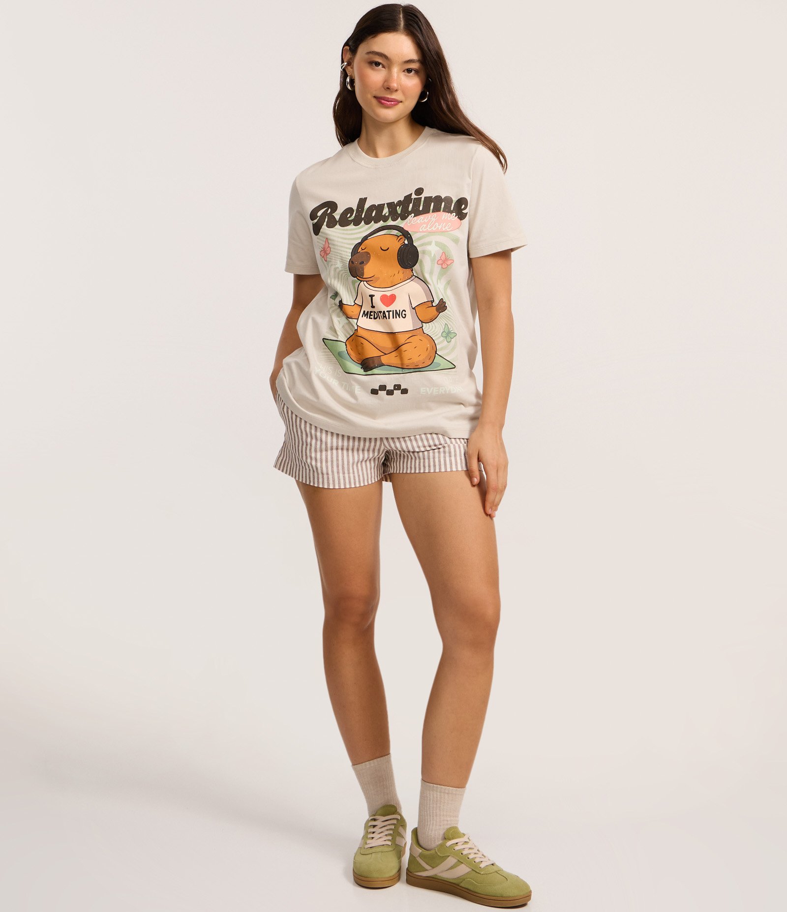 Camiseta T-shirt com Estampa Capivara Relaxtime Cinza 2