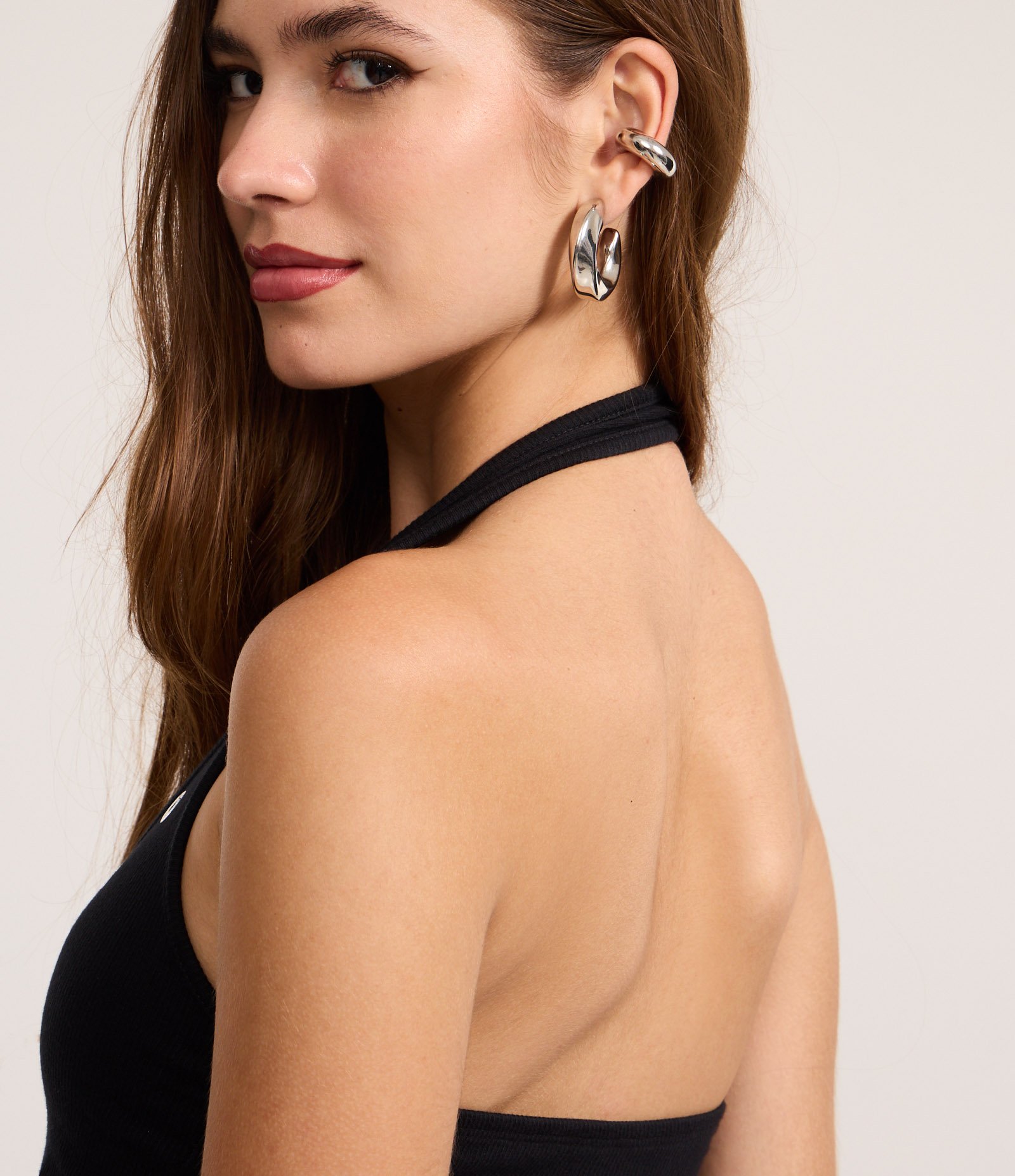 Blusa Frente Única em Ribana com Ilhoses na Gola Preto 4