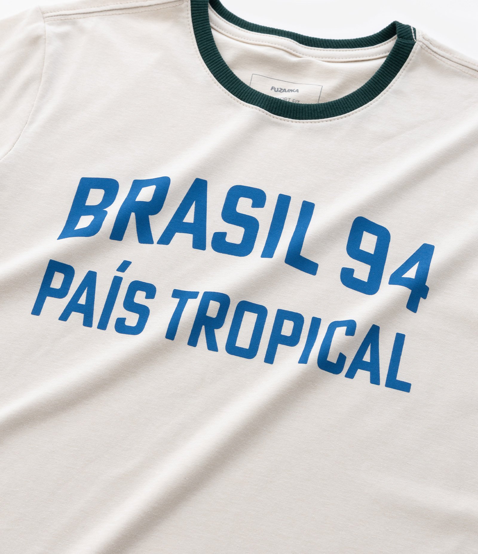 Camiseta Infantil com Lettering Brasil País Tropical - Tam 5 a 14 Anos Bege 4