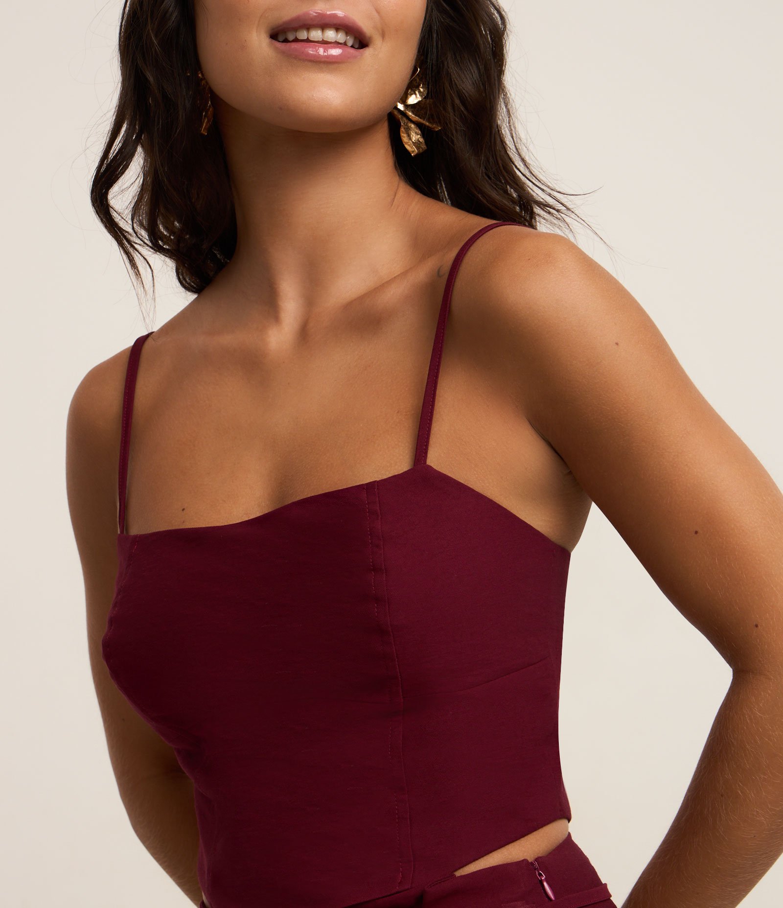 Blusa Alfaiataria em Viscose com Alcinhas Marrom 3