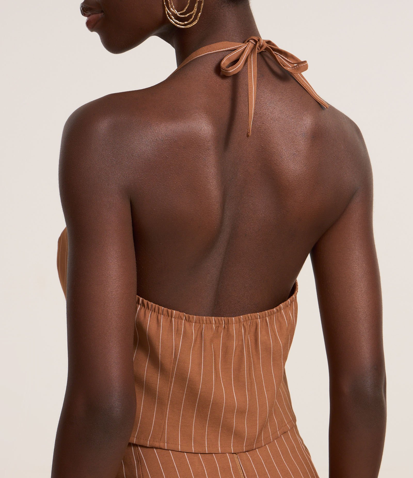 Blusa Colete Frente Única Alfaiatada Risca de Giz Marrom 4