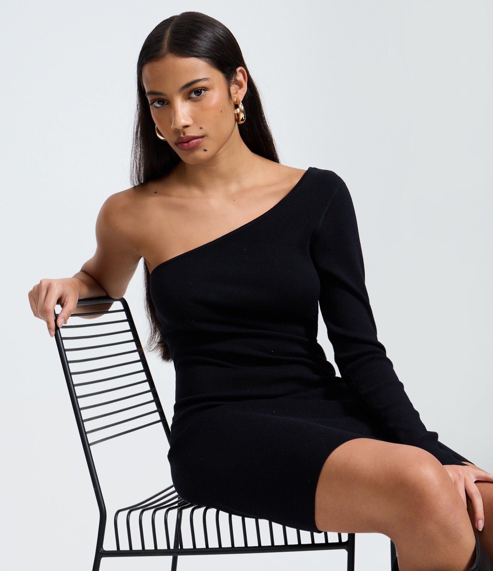 Vestido Ombro Único em Tricô com Brilho Preto 3