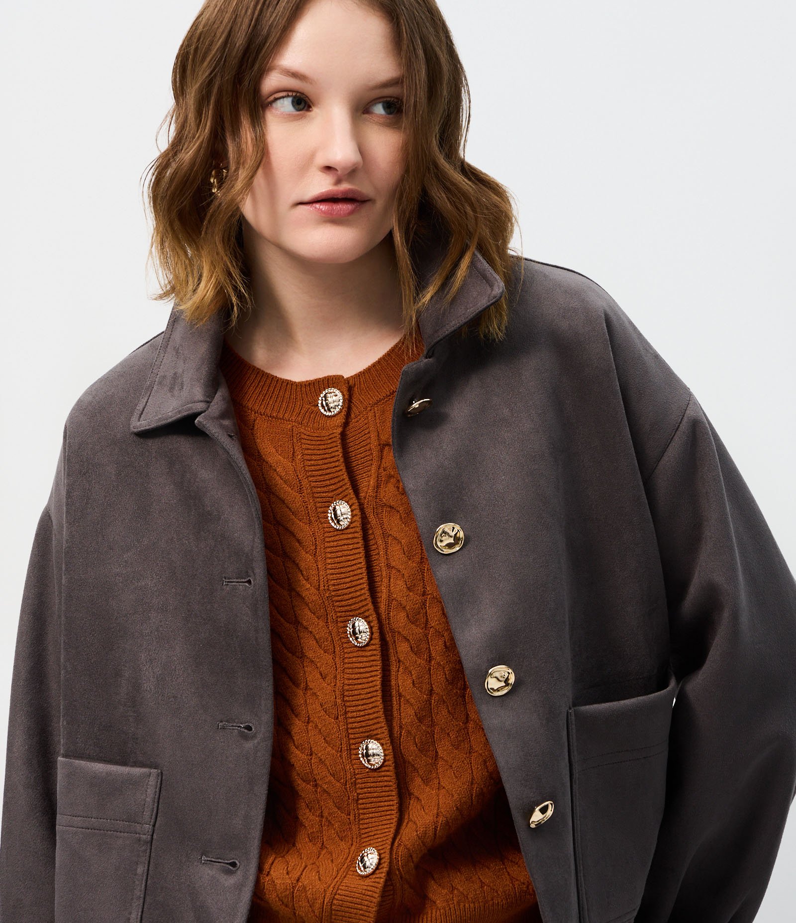 Jaqueta Estruturada em Suede com Bolsos Frontais Cinza 3