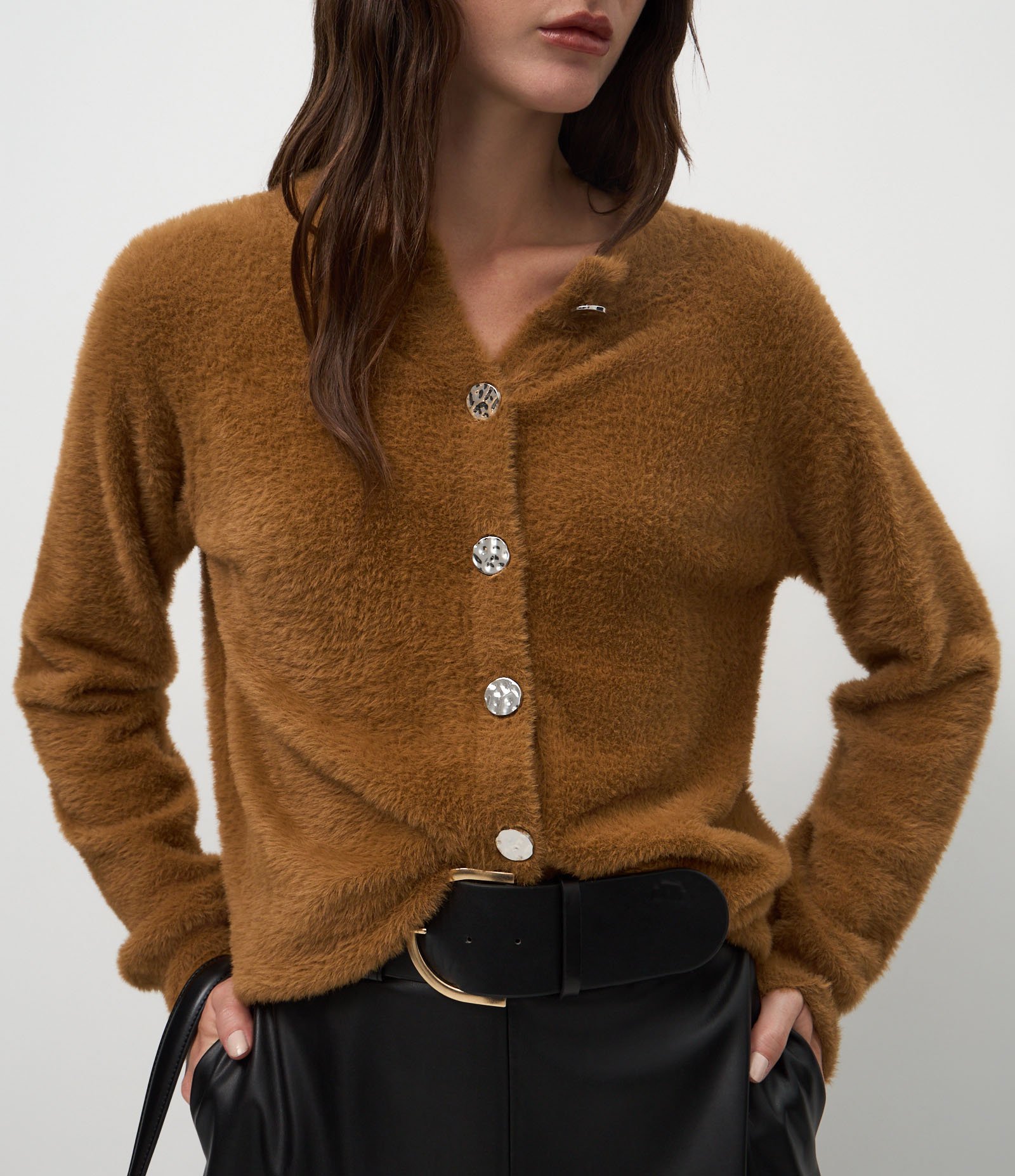 Cardigan Regular em Tricô com Textura de Pelinhos Marrom 4