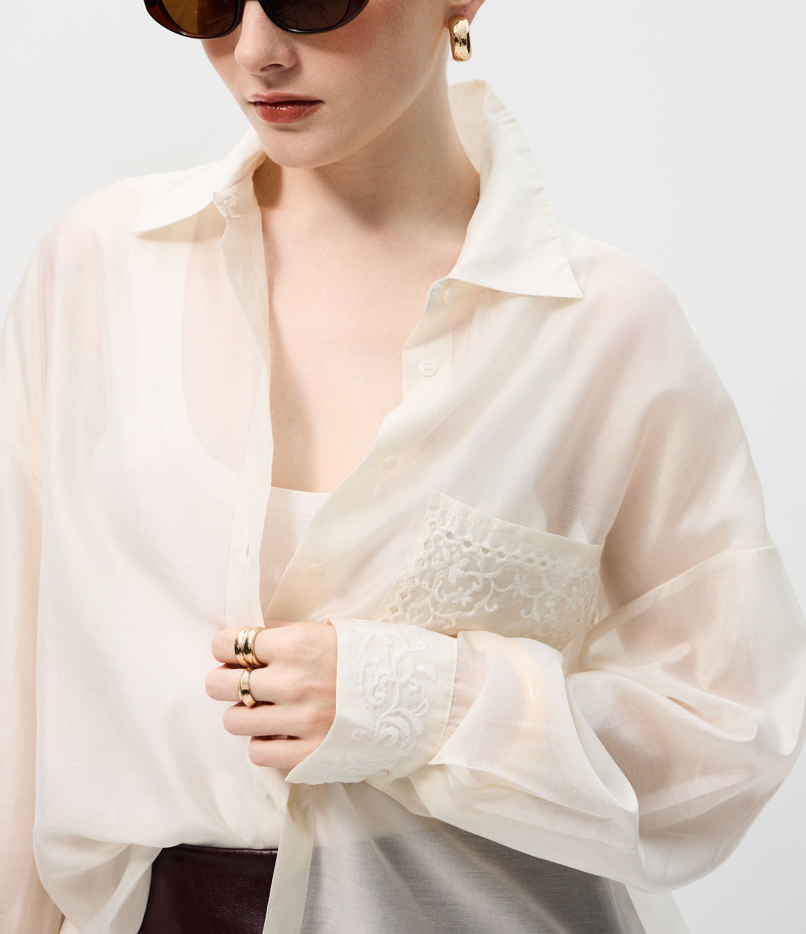 Camisa Manga Longa em Voil com Bordado no Bolso Branco 3