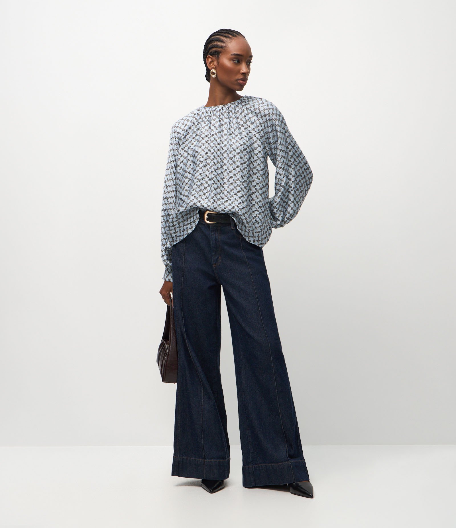 Blusa em Viscose com Franzido no Decote e Estampa Geométrica Azul 1