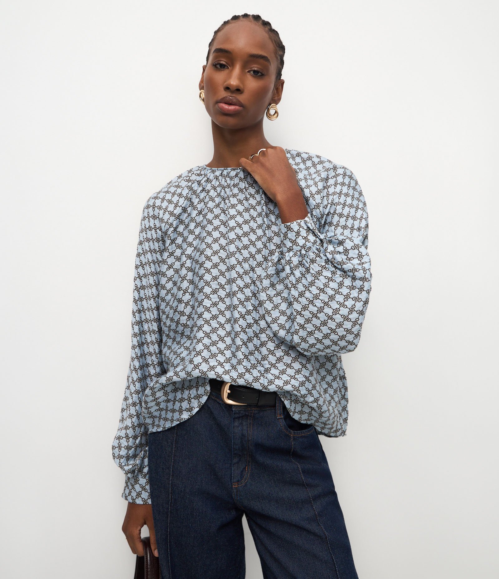 Blusa em Viscose com Franzido no Decote e Estampa Geométrica Azul 2