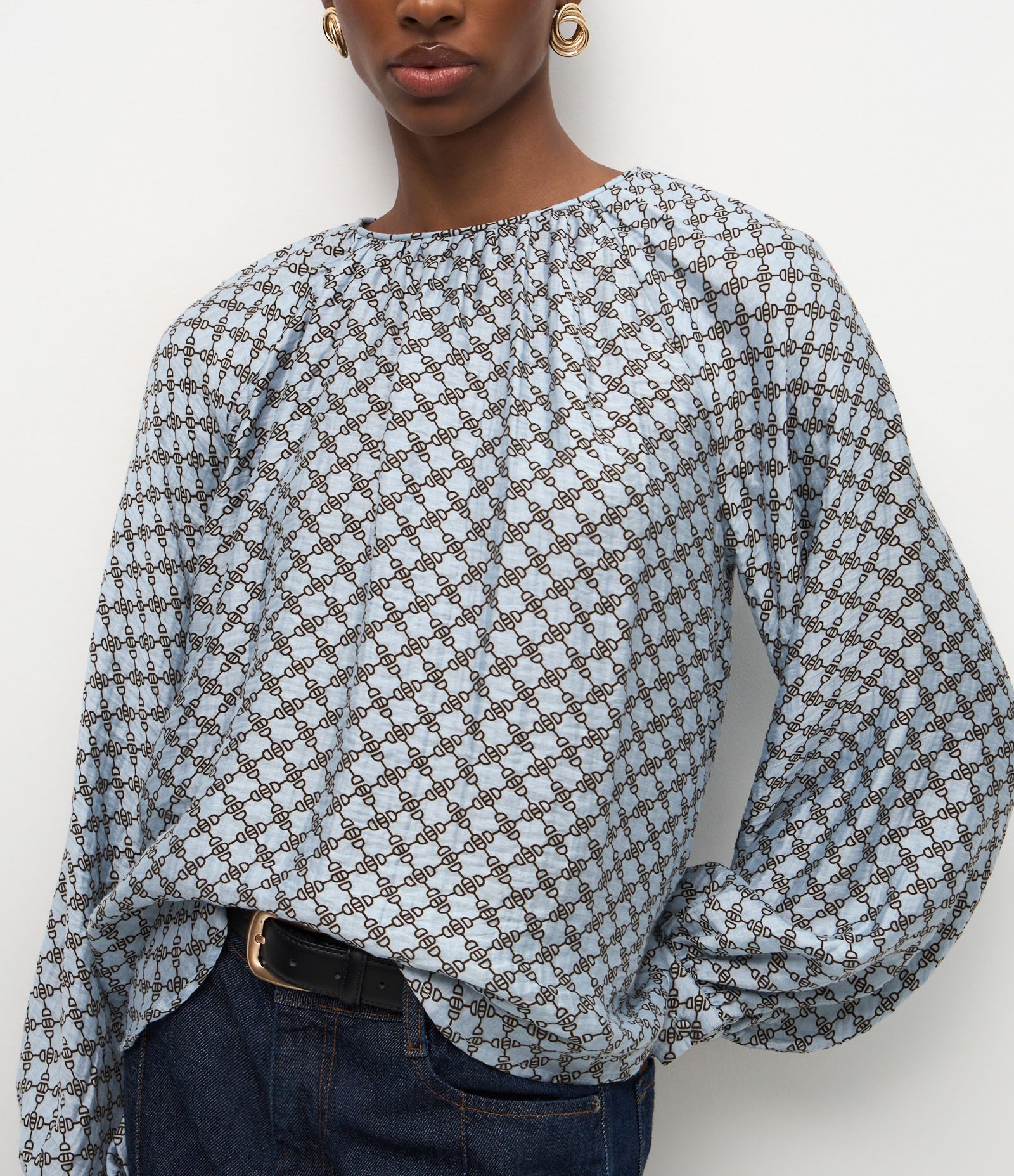 Blusa em Viscose com Franzido no Decote e Estampa Geométrica Azul 4