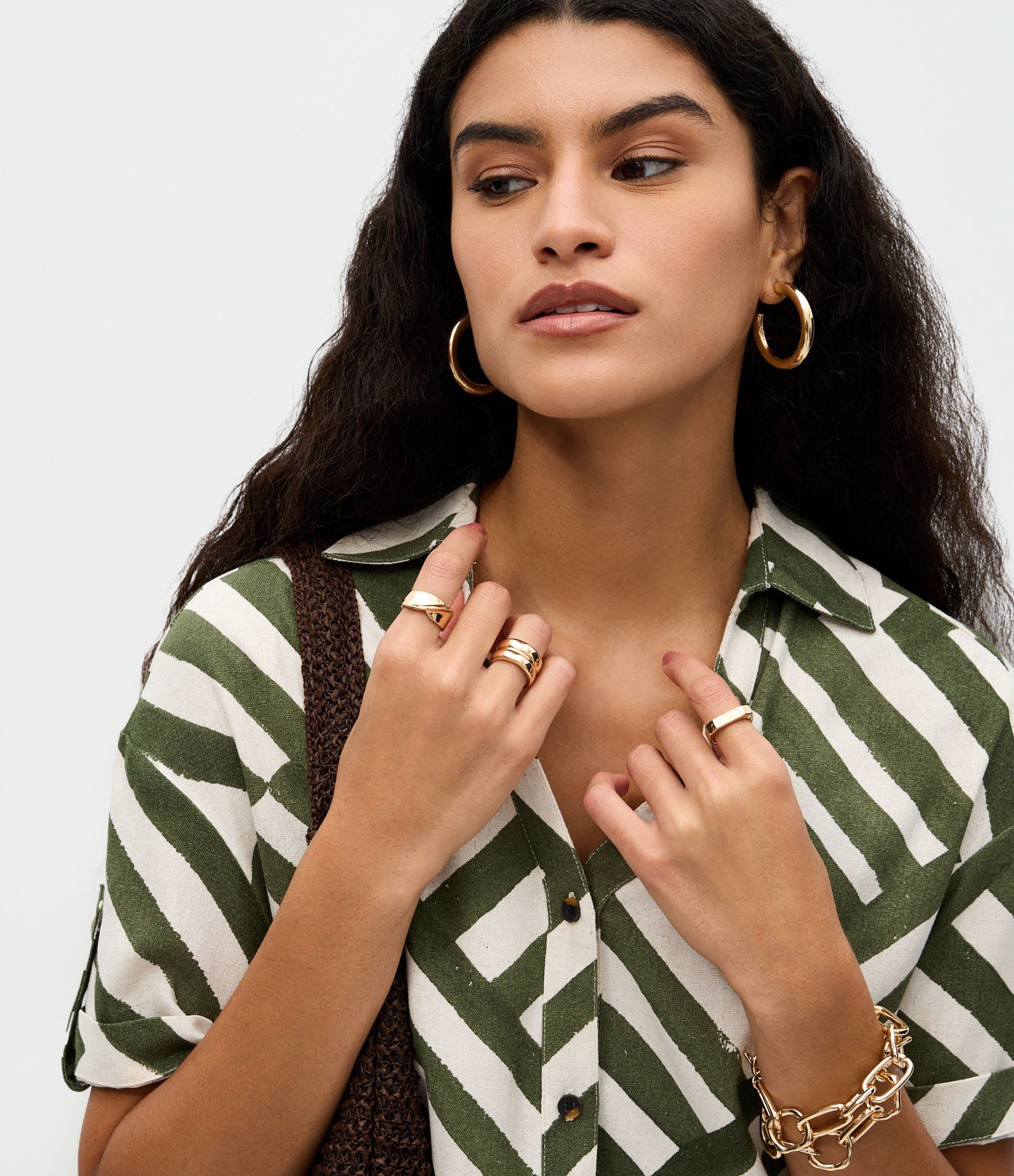 Camisa em Viscolinho com Estampa Geométrica Verde 4