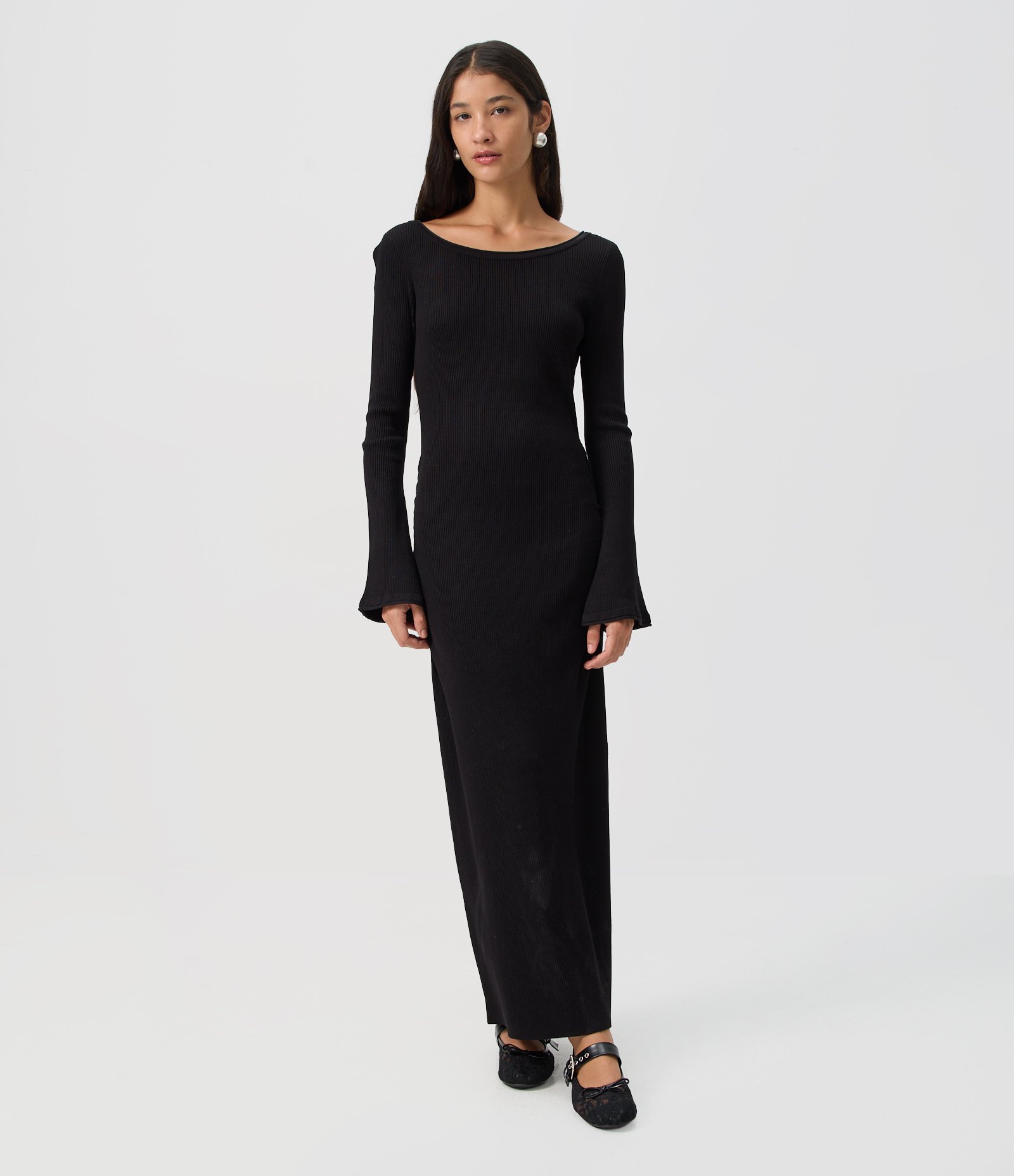 Vestido Midi em Tricô com Manga Evasê Preto 1