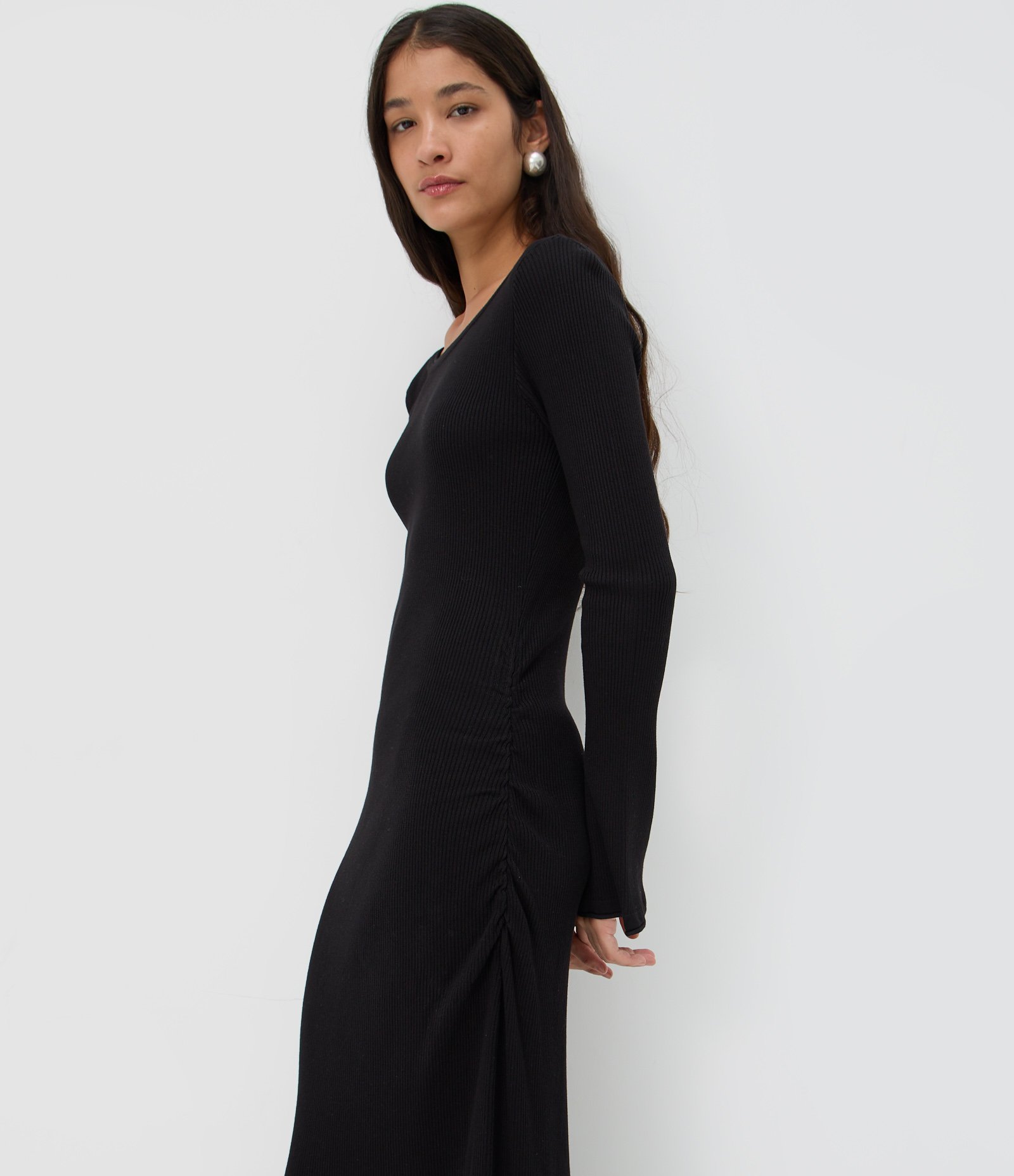 Vestido Midi em Tricô com Manga Evasê Preto 3