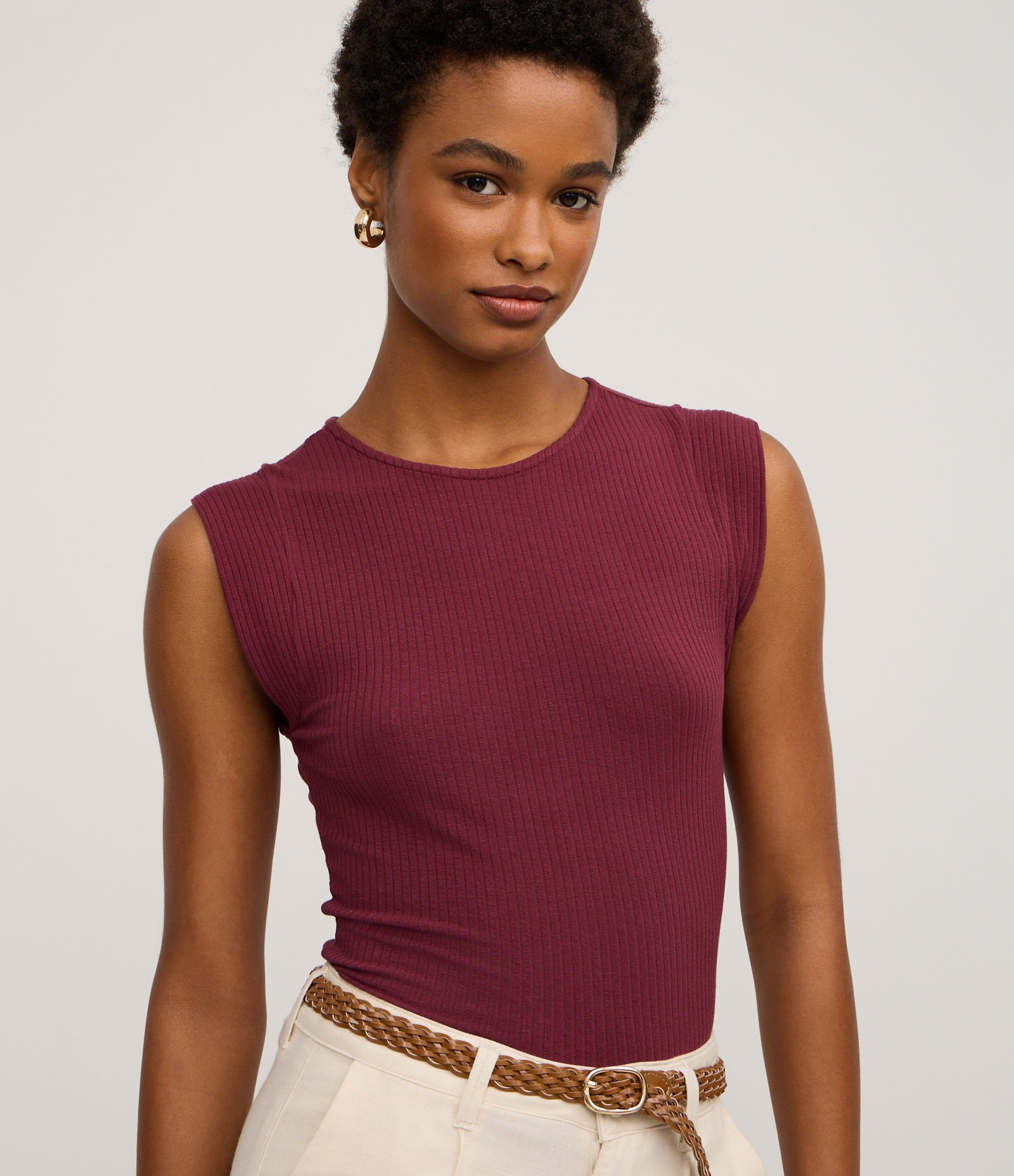 Blusa Canelada em Viscose com Gola Redonda Bordô 1