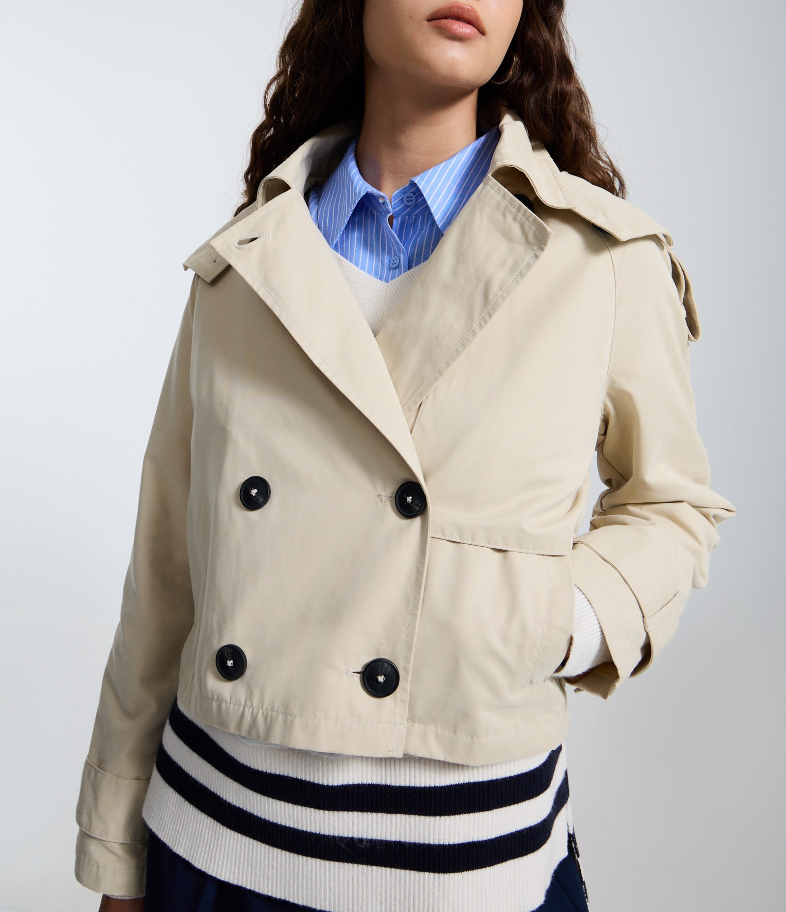 Trench Coat Cropped com Capuz e Ajustes Off White 3