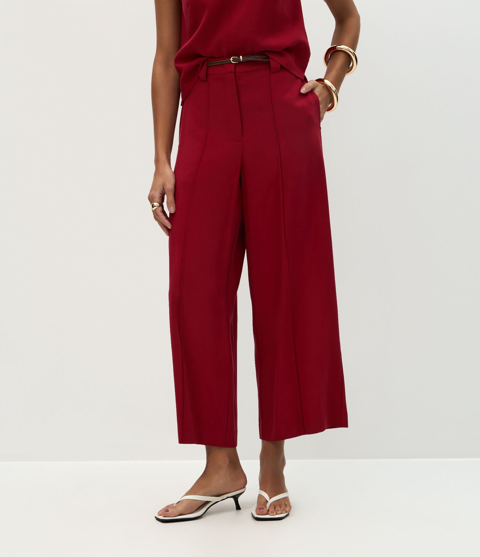 Calça Reta Pantacourt com Cinto Fino Vermelho 3