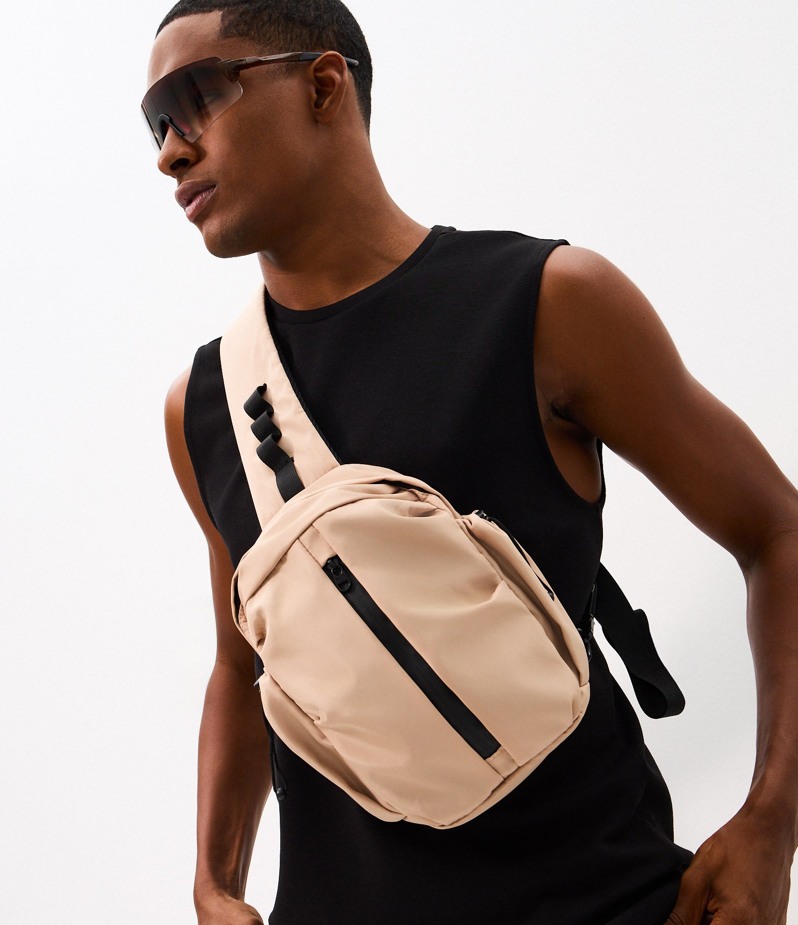 Bolsa Sling Transversal com Zíper Bege 2