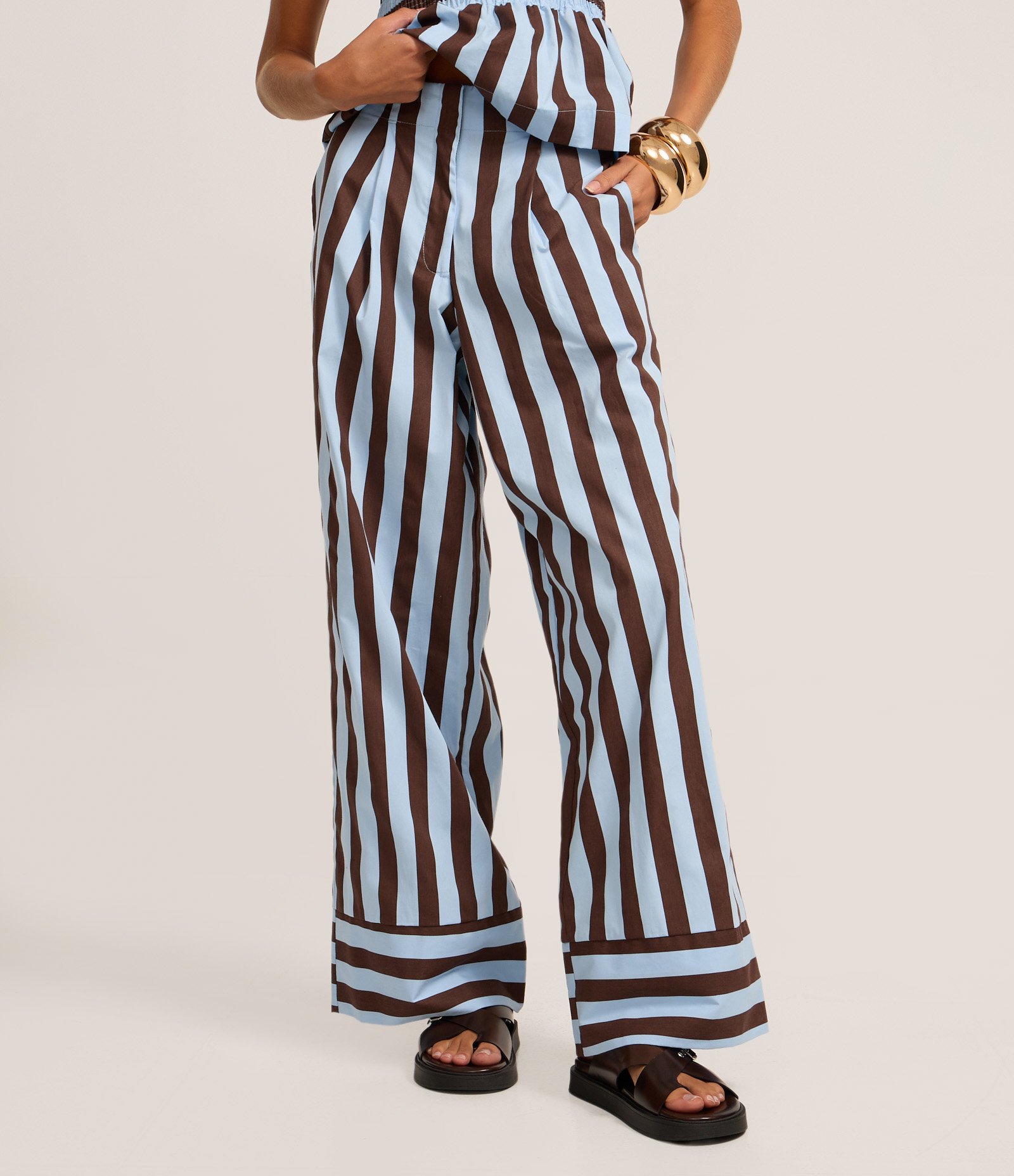 Calça Cintura Alta em Tricoline com Listras Verticais Azul/Marrom 3