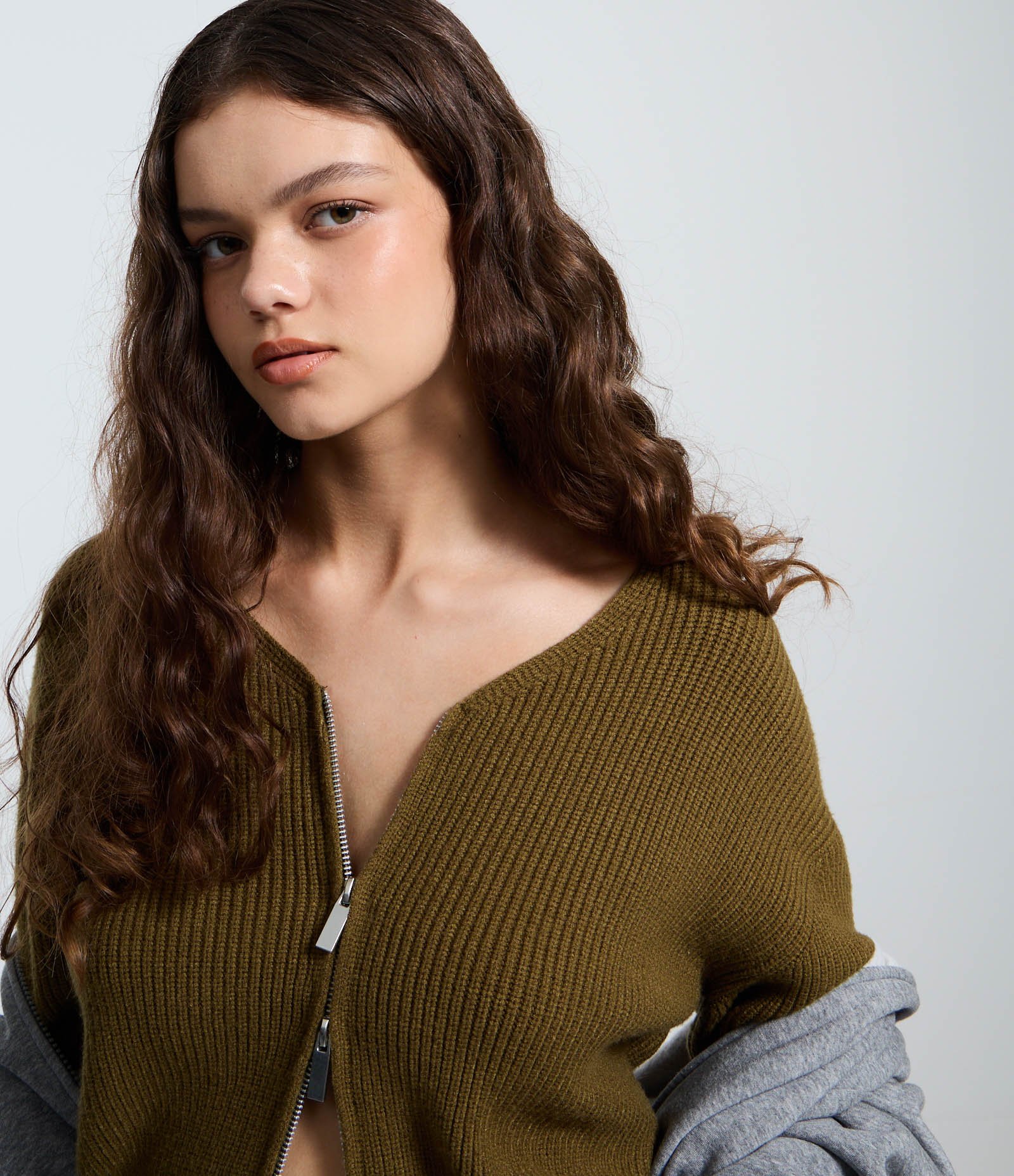 Cardigan em Tricô com Zíper Duplo e Manga Bufante Verde 3