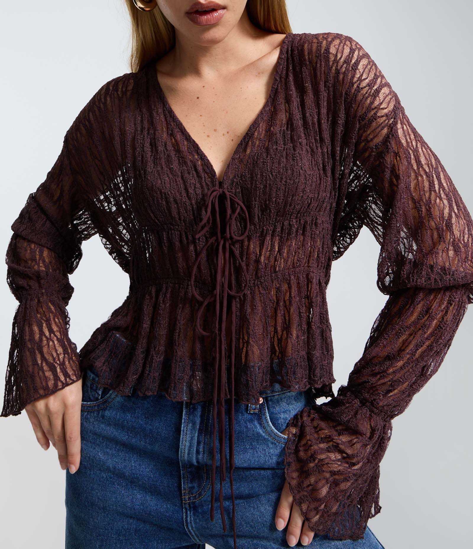 Blusa Renda Texturizada com Lacinhos e Manga Longa Marrom 4
