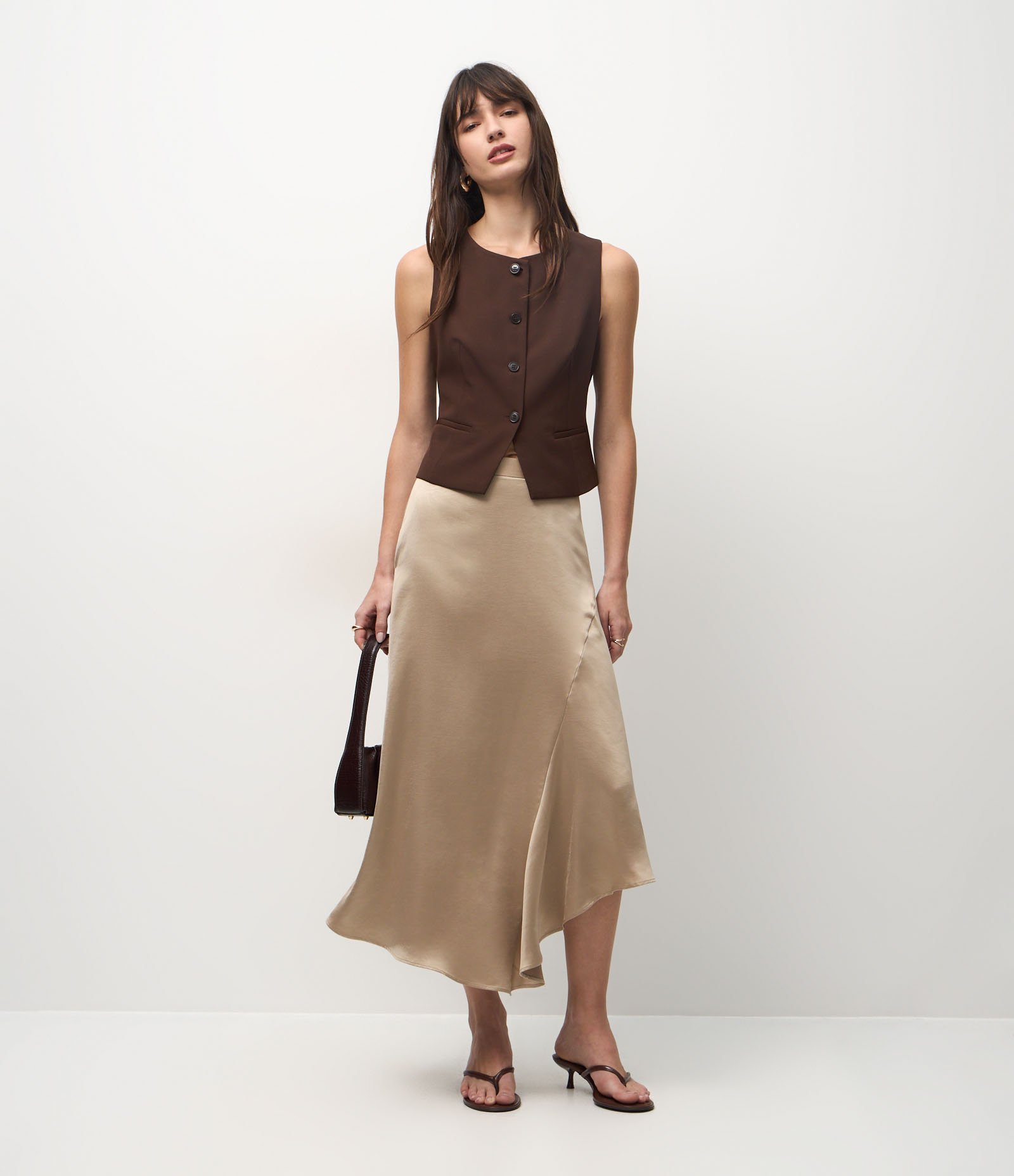 Colete Alfaiatado com Abotoamento e Bolsos Embutidos Marrom 2