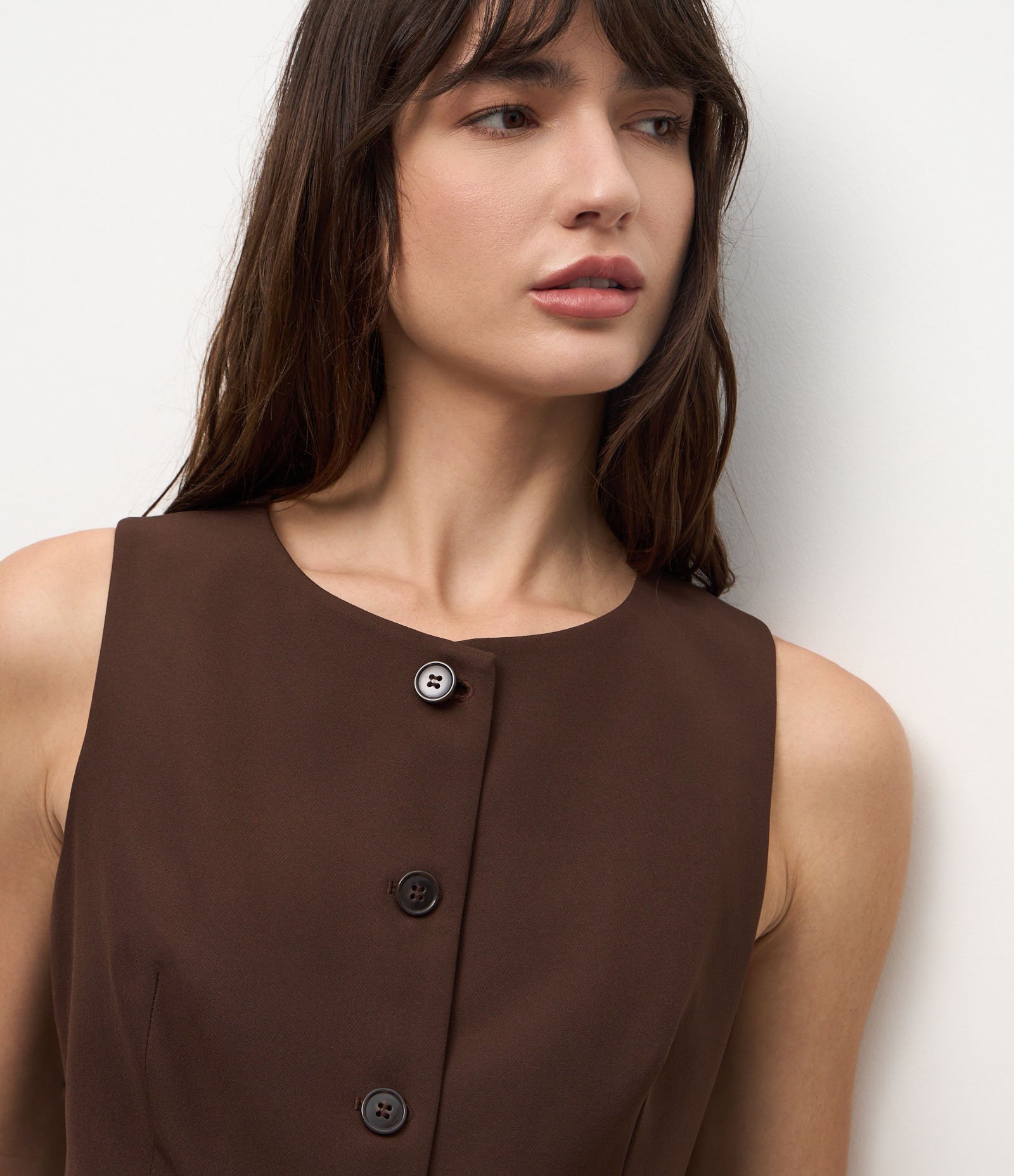 Colete Alfaiatado com Abotoamento e Bolsos Embutidos Marrom 3