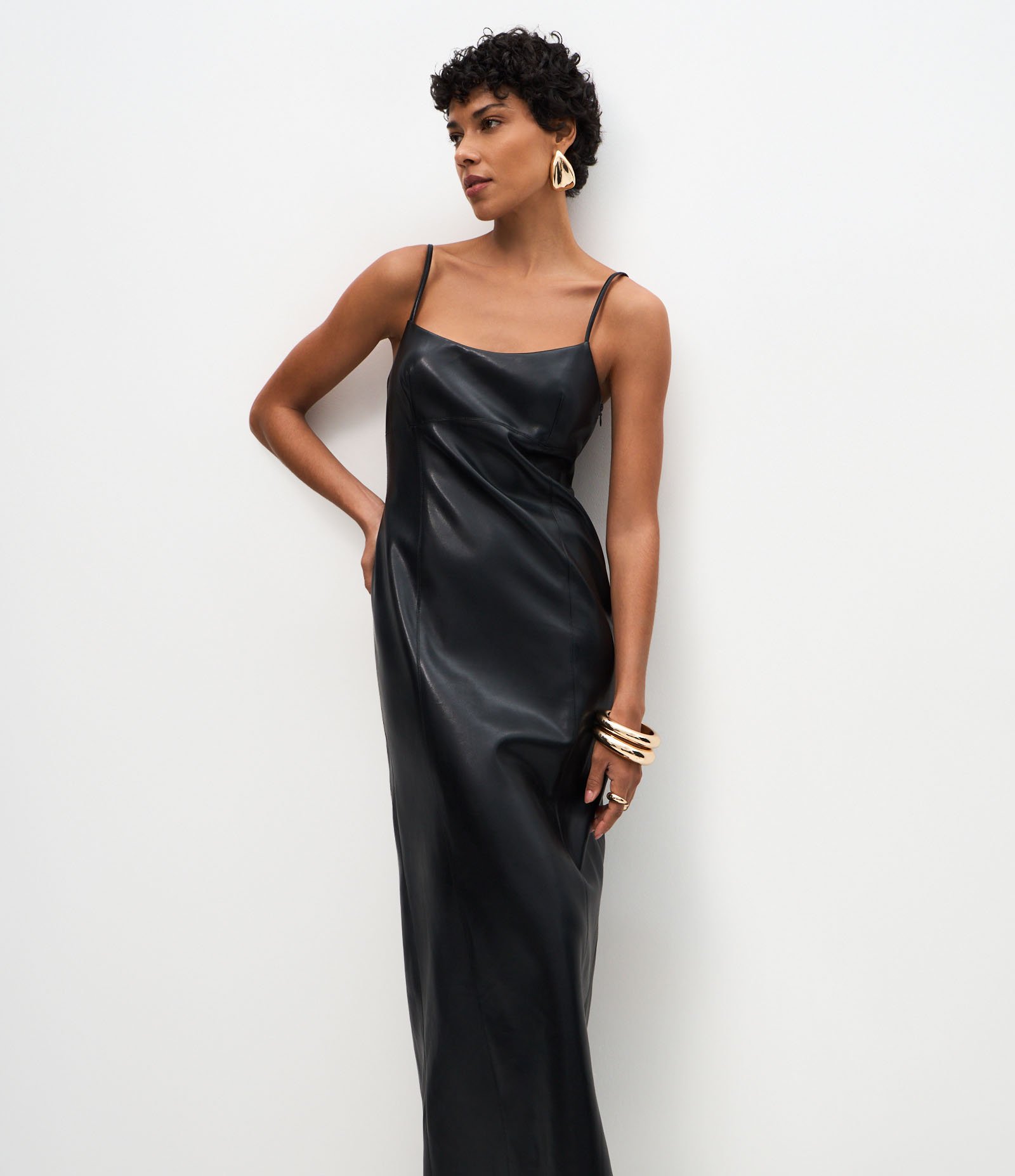Vestido Midi em PU com Decote Quadrado e Fenda Traseira Preto 2