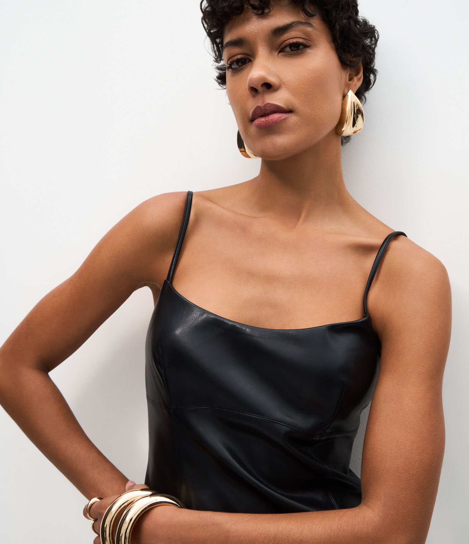 Vestido Midi em PU com Decote Quadrado e Fenda Traseira Preto 3