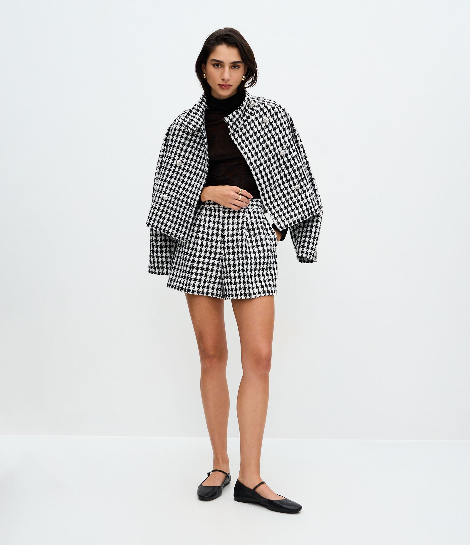 Short Curto com Estampa Pied de Poule Branco/Preto 1