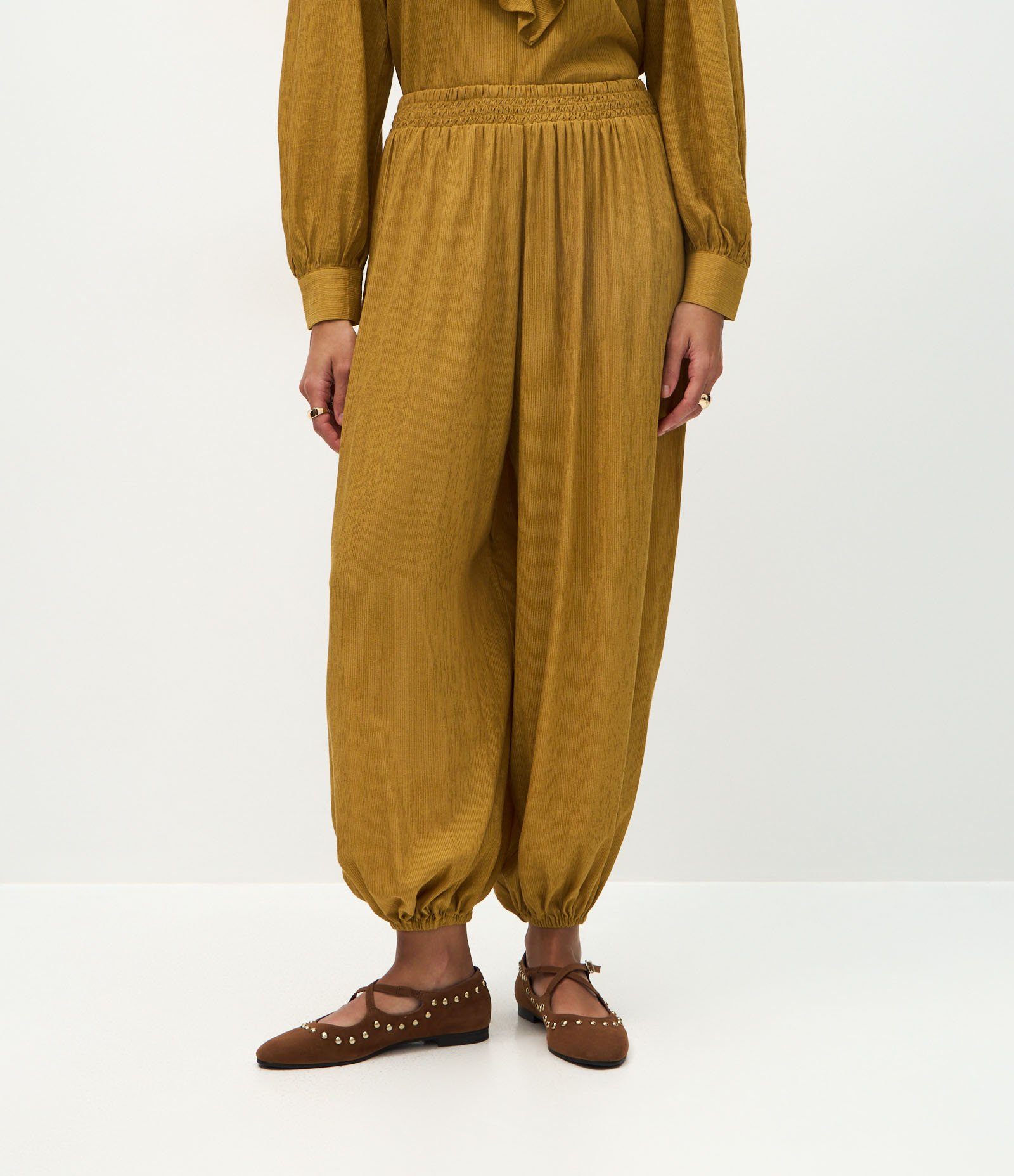 Calça Aladim em Viscose com Cós Elástico Amarelo 3