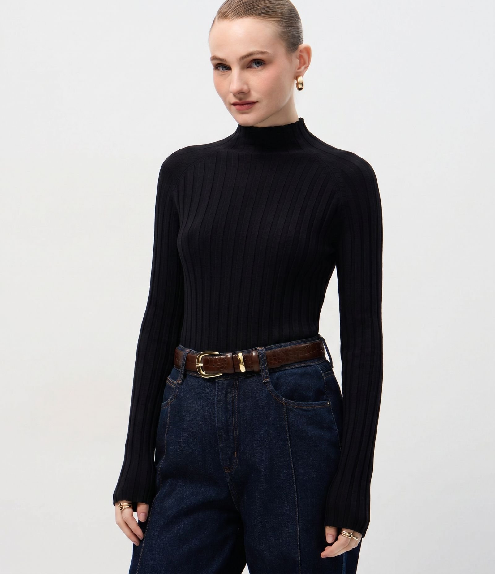 Blusa em Tricô com Gola Alta e Manga Longa Preto 2